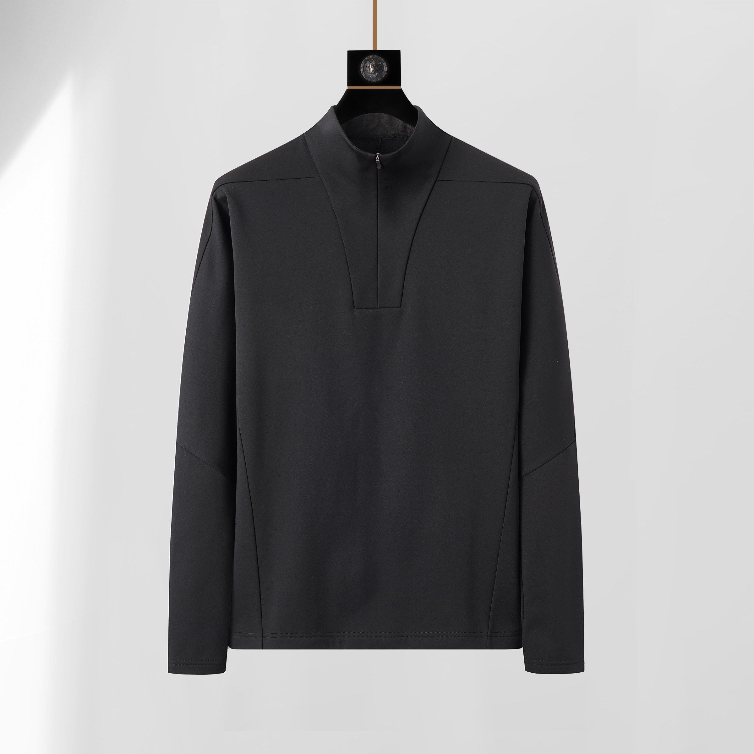 NO:726210,[Desante] --Supports replacement after the new year, has been washed, has no tags, has an odor, and will not be sold - fashionable and simple, early autumn plus velvet bottoming shirt. It is famous for its simple and delicate design and high-quality details. It is perfectly cut and marked with the latest British hanging point thread technology on the back. It is more perfect. The materials are meticulous and suitable for any occasion. It feels excellent, comfortable and breathable! It is the choice of men who pay attention to practicality and quality. Original quality. The official website is synchronized [strong]. New models are on the market, sold immediately, and large quantities are available [handshake] 174 140 pounds, wear L, maximum wear 200 pounds. M-4XL.,,19860909.【 迪桑特】 --支持年后退换 穿过 洗过 没吊牌 有异味一律不售后--时尚简约 早秋加绒 打底衫 简洁细腻的设计和高质细节而闻名,裁剪完美,后标最新英国吊点线技术,更加完美,用料一丝不苟,适合任何场合, 手感极佳 舒服又透气! 是注重实用和品质的男士的选择.原單品質 官網同步[强].新款上市 即转即卖 有大货[握手] 174 140斤 穿L 最大穿200斤.M-4XL.,,,Men's clothing