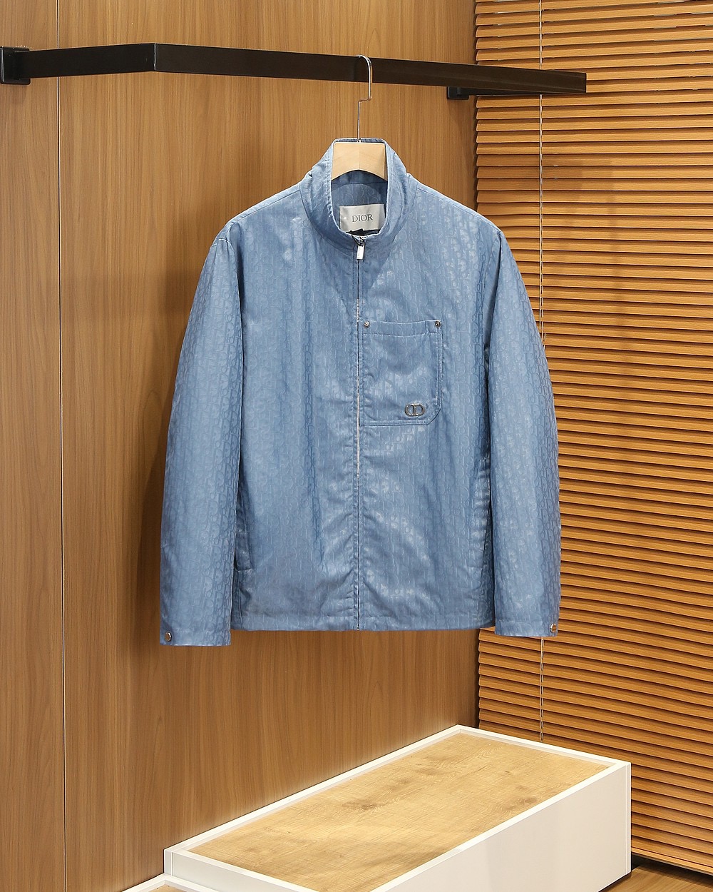 NO:726154,【Dior】--Support replacement after the new year. Worn, washed, no tags, smelly, no after-sales service--New spring simple. Jackets, windbreakers, high-level requirements for noble orders, high standard customization, the upper body is very stylish, classic and versatile, customer-supplied hardware, each has a unique logo, can be matched with any fashion in winter, a real top order, the version is also very good, slim fit, highly recommended. 175, 140 pounds wear L, the maximum wear is about 190 pounds  .It is recommended to report your height and weight to match the size .M-3XL.,,dior,jackets & coats,19860909【 迪奥】--支持年后退换 穿过 洗过 没吊牌 有异味一律不售后--新春季简约.夹克 风衣贵族高级别要求订单 高标准定制　上身非常有型 经典百搭 客供五金 每颗都有独特logo 冬季任何时装都可以搭配　真正的顶级订单 版型上也是非常的好 修身版型 强烈推荐.175 140斤穿L 最大穿190斤左右 .建 议报身高体重配码 .M-3XL.,,dior,jackets & coats,,Men's clothing