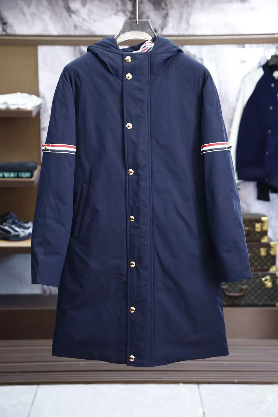 NO:726284,.Supports those worn after the New Year, washed, without tags and smelly. No after-sales service - TB new autumn and winter down jacket. Original 1:1 customized hardware accessories, all imported and original customization. Welcome to compare at the counter. Absolutely high quality. Made of 90 white duck down. Super soft. Filled with feathers and fluffy. Super heavy xz fabric. The workmanship is perfect. Note that the fabric is super comfortable. Exclusive model. Non-market goods. Sizes 0-3,, down jacket,19860909.支持年后 穿过 洗过 没吊牌 有异味一律不售后- TB 秋冬新款羽绒服 原版1:1订制五金配件全进口原版定制 欢迎专柜对比 绝对的高品质 采用90白鸭绒 超柔软 充羽量蓬松饱满 超级重xz面料做工杠杠的版型完美 注意面料超舒服 独家款 非市场货 尺码码数0-3,,down jacket,,Men's clothing