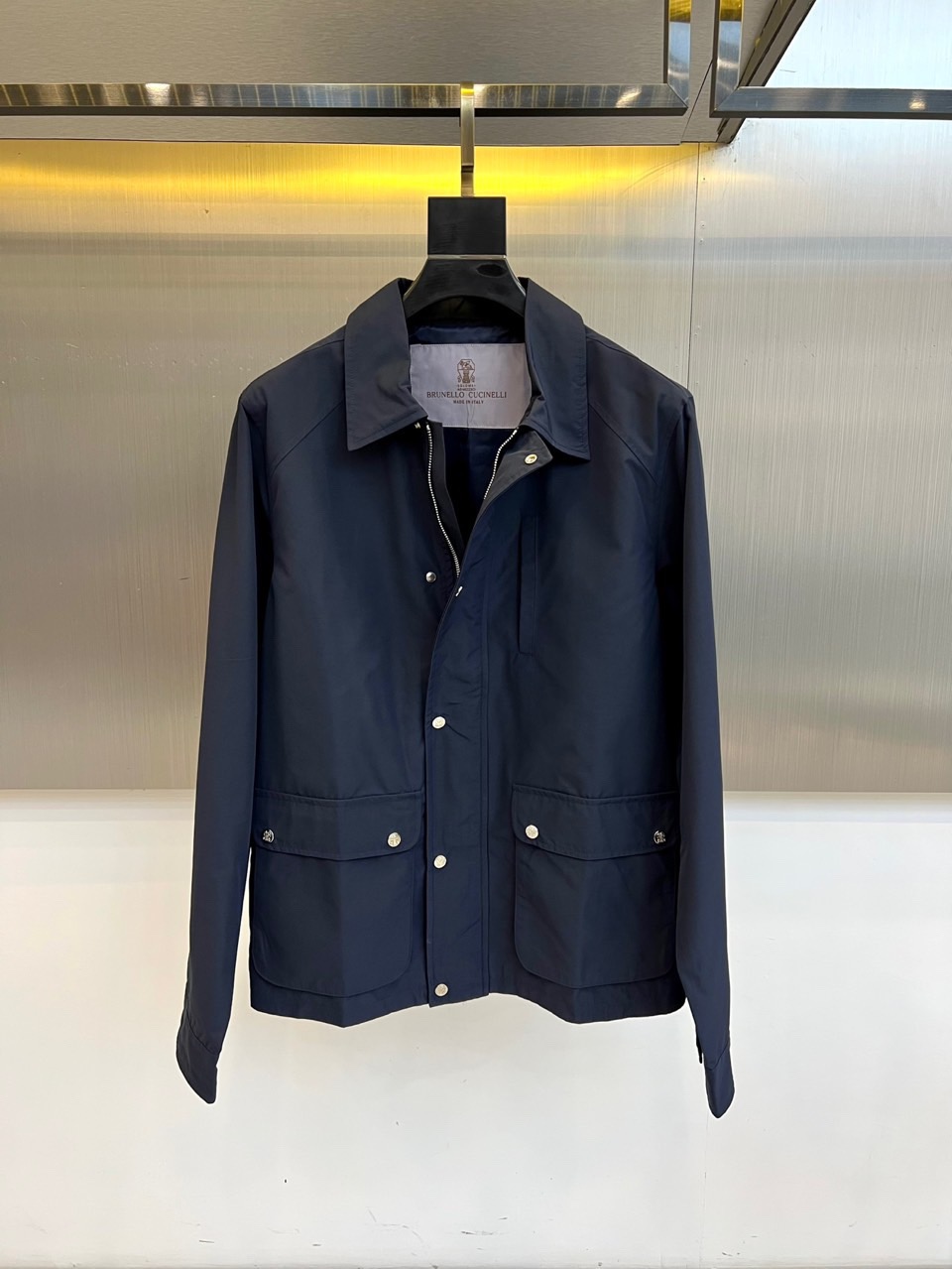 NO:729820,【BC】--Support replacement after the new year. Worn, washed, no tags, smelly, no after-sales service--new spring simple. Jacket, windbreaker noble high-level request order, high standard customization. The upper body is very stylish, classic and versatile. Customer-supplied hardware. Each one has a unique logo. It can be matched with any fashion in winter. A real top order. The version is also very good. Slim version is highly recommended. 175. Wear L for 140 pounds. The maximum wear is about 190 pounds. Built.  Please report your height and weight for size .M-3XL.,,jackets & coats,19860909【 BC】--支持年后退换 穿过 洗过 没吊牌 有异味一律不售后--新春季简约.夹克 风衣贵族高级别要求订单 高标准定制　上身非常有型 经典百搭 客供五金 每颗都有独特logo 冬季任何时装都可以搭配　真正的顶级订单 版型上也是非常的好 修身版型 强烈推荐.175 140斤穿L 最大穿190斤左右 .建 议报身高体重配码 .M-3XL.,,jackets & coats,,Men's clothing