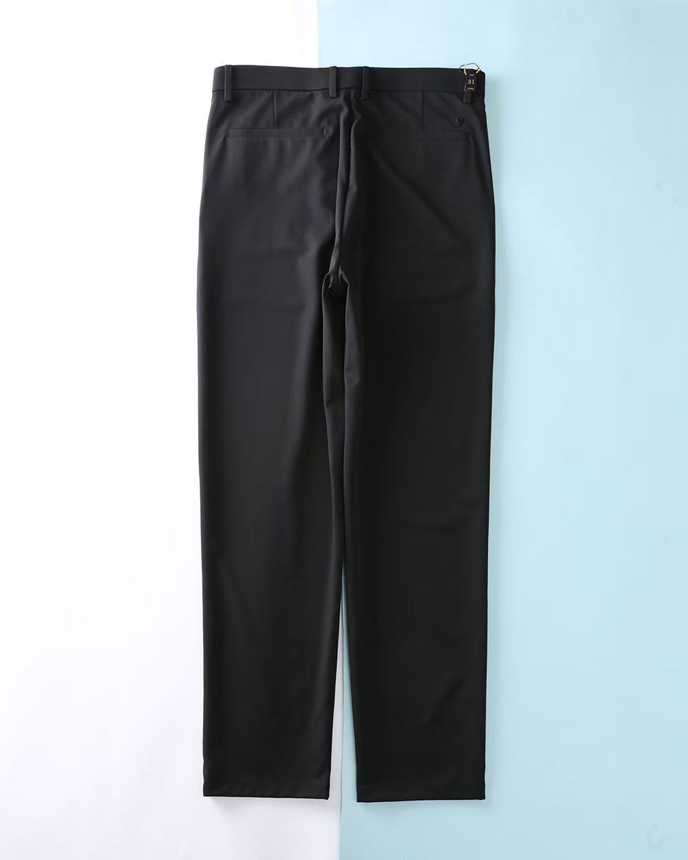 NO:841960,[Valentino] Simple and fashionable, summer casual pants are very comfortable to wear, low-key yet luxurious. They are very classy to wear, and the style and cut of the pants are needless to say. The upper body is exquisite and vivid. Really first-class and top-quality materials. Really palace-level casual pants, using Turkish cotton to produce the most famous denim fabric. The quality is outstanding, and the pants are very soft after heavy washing!  The straight-leg version is not picky and the upper body is absolutely stylish. The waistband is inlaid with silver jewelry and is an expert design. It is extremely luxurious. 30-38.,,valentino,19860909【 华伦天奴】简约时尚 夏天休闲裤身穿着非常舒适 低调不失奢华 穿出去非常有档次,裤型款式和裁剪亦无需多言 上身精致跃然.真正一等一顶级质料 真正殿堂级的休闲裤,选用土耳其的棉花 生产出最有名的单宁布 品质卓然,经过重水洗使得裤子很柔软！直脚的版型 不挑人 上身绝对的有型 裤腰镶嵌银饰达人设计 极度奢华.30-38.,,valentino,,Men's clothing