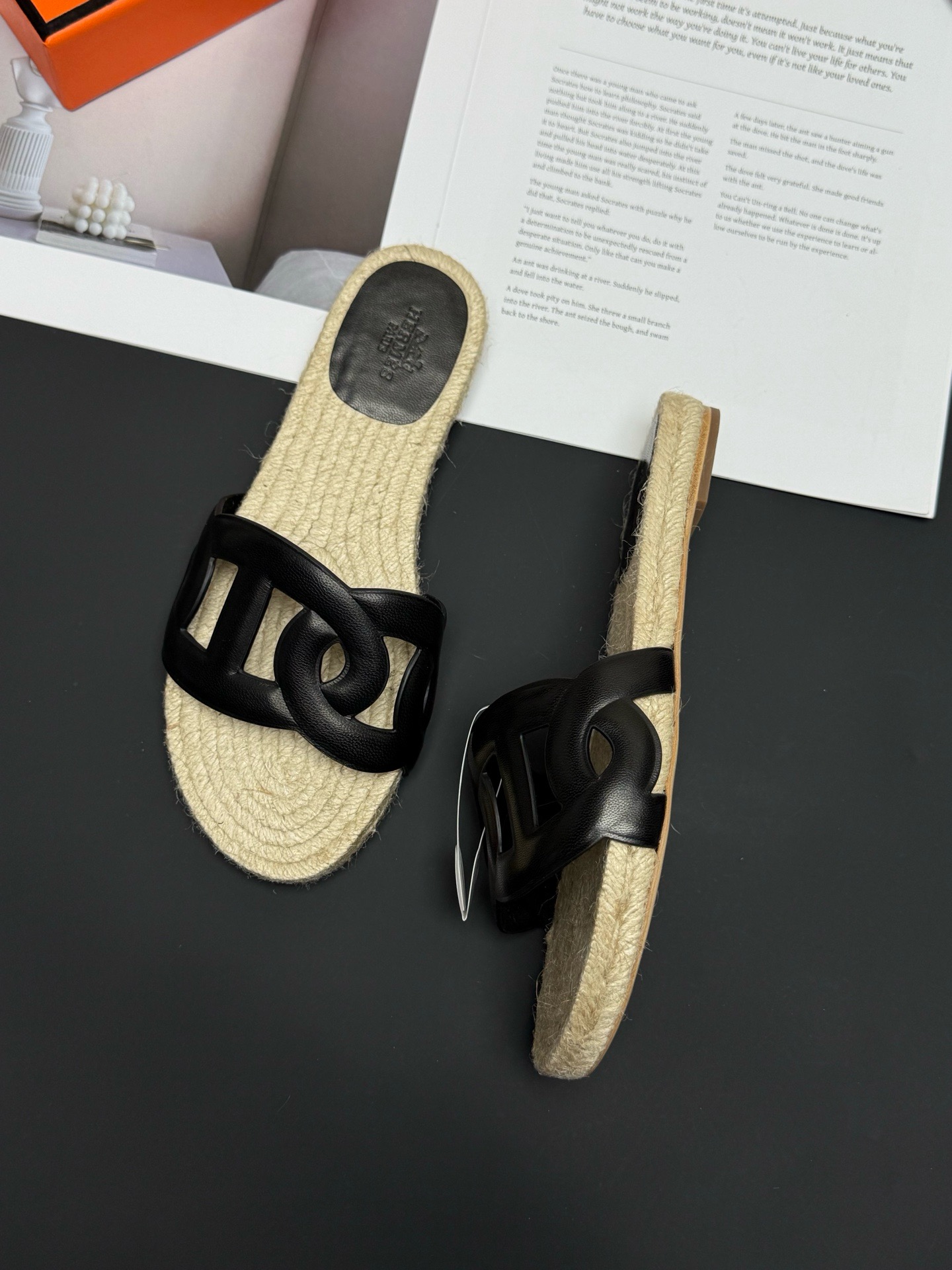 Hermès 最新H拖爱马仕猪鼻子草编平底拖鞋