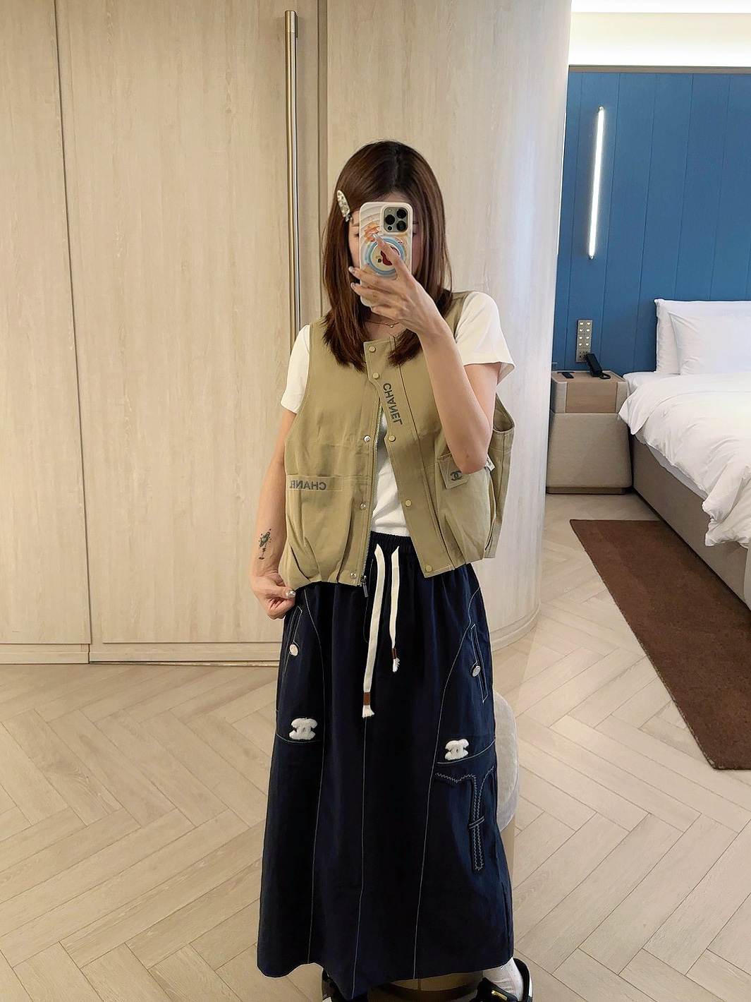 NO:737878,,,19860909,,,Women's clothing