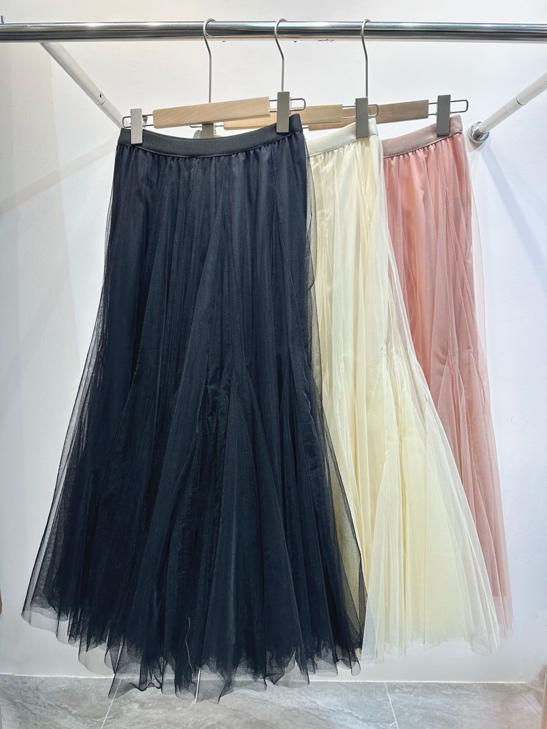 NO:319910,New early spring new style [Back] [Back], super heavy-duty thousand-layer cake skirt, 12 meters of materials, enough materials can be enough fluffy, a beautiful and full atmosphere for taking photos, a gauze skirt that is indispensable for girls, worthy of [Strong] Black Pink Goose Egg Yolk Three colors available, SMLXL,,, skirts, alexander wang19860909早春新款上新[發][發],超重工重磅千层蛋糕裙,足足12米用料,足够的用料才有足够的蓬松感,拍照绝美满满的氛围感,女生都必不可少的一款纱裙,值得拥有[强][强] 黑色 粉色 鹅蛋黄 三个颜色可选,码数SMLXL ,,,skirts,alexander wang,Women's clothing