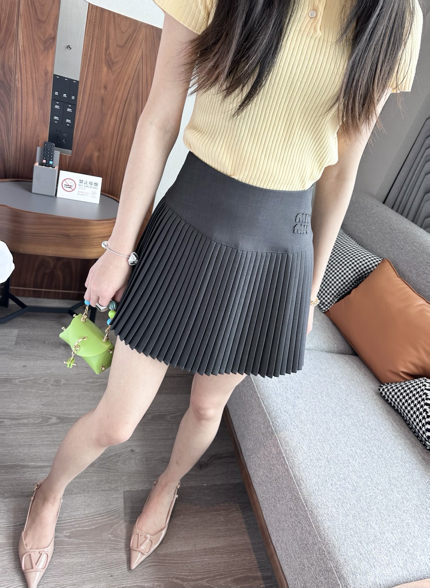 NO:319050,Gray model upper body picture, alexander wang19860909灰色模特上身图,,alexander wang,Women's clothing