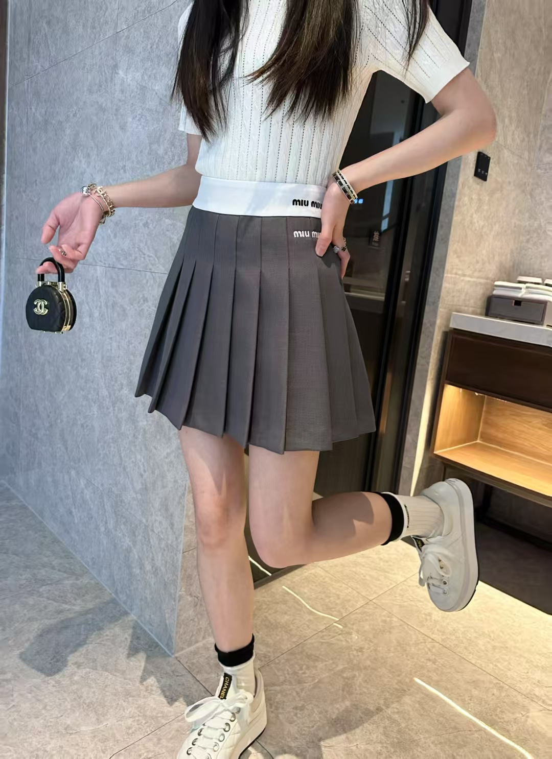 NO:318996,Gray model upper body picture, alexander wang19860909灰色模特上身图,,alexander wang,Women's clothing