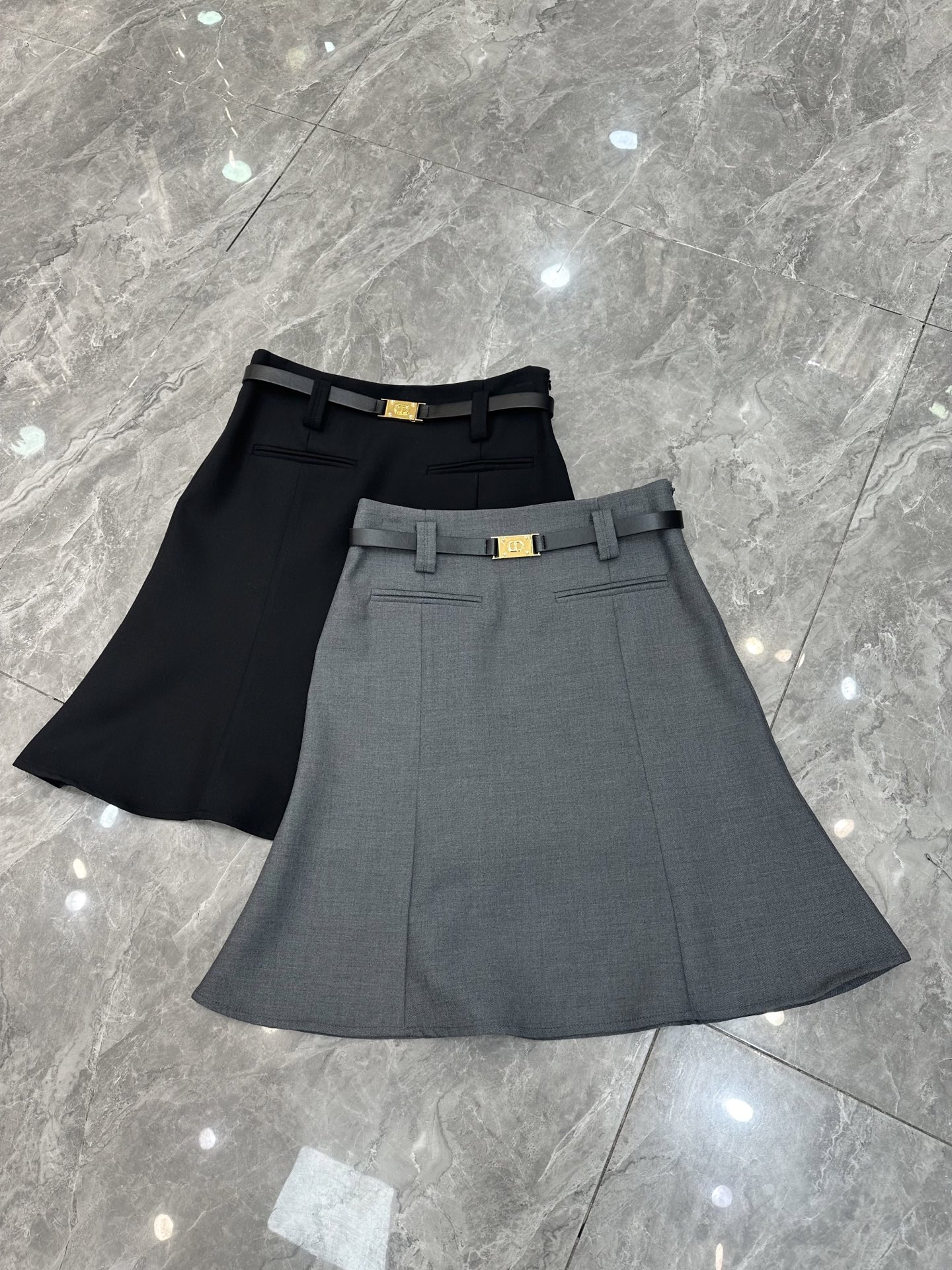 NO:318989,New spring and summer fishtail midskirts are available for new. Wow... The super exquisite fishtail midskirts are on sale in stock. They are so unique and beautiful. Dream love skirts are just it. They are easy to match, and the upper body is fashionable [strong] [strong] hot-selling style [seduction] [seduction] Black gray SMLXL,, skirts, alexander wang19860909春夏新款鱼尾中裙上新 哇塞……超级精致的鱼尾中裙现货发售 太独特好看了 梦中情裙就是它了,好搭配,上身洋气[强][强]补单爆款[勾引][勾引] 黑色灰色 SMLXL,,skirts,alexander wang,Women's clothing