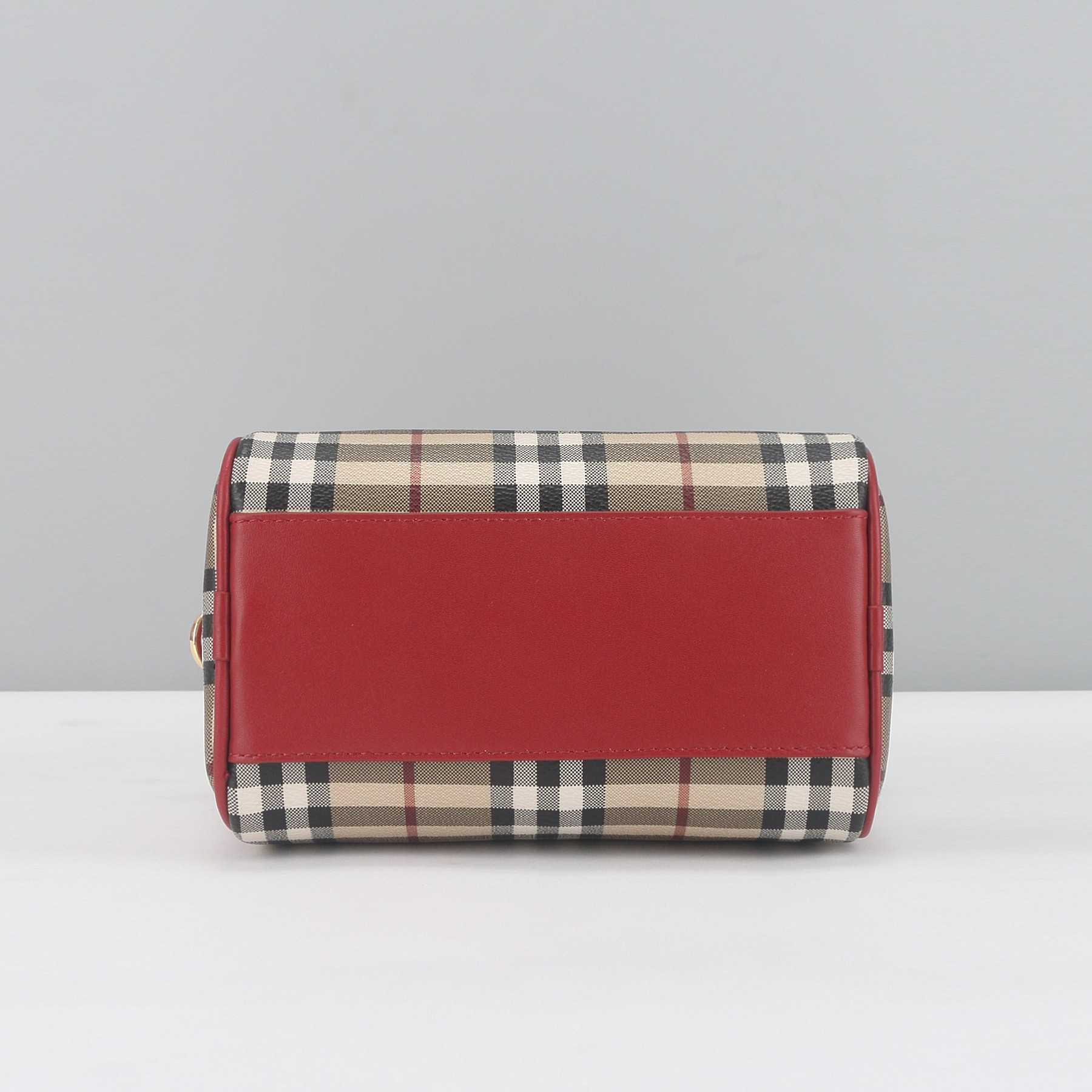 Burberry 新色 Bur迷你波士顿超 超 ，非常轻便，实用度