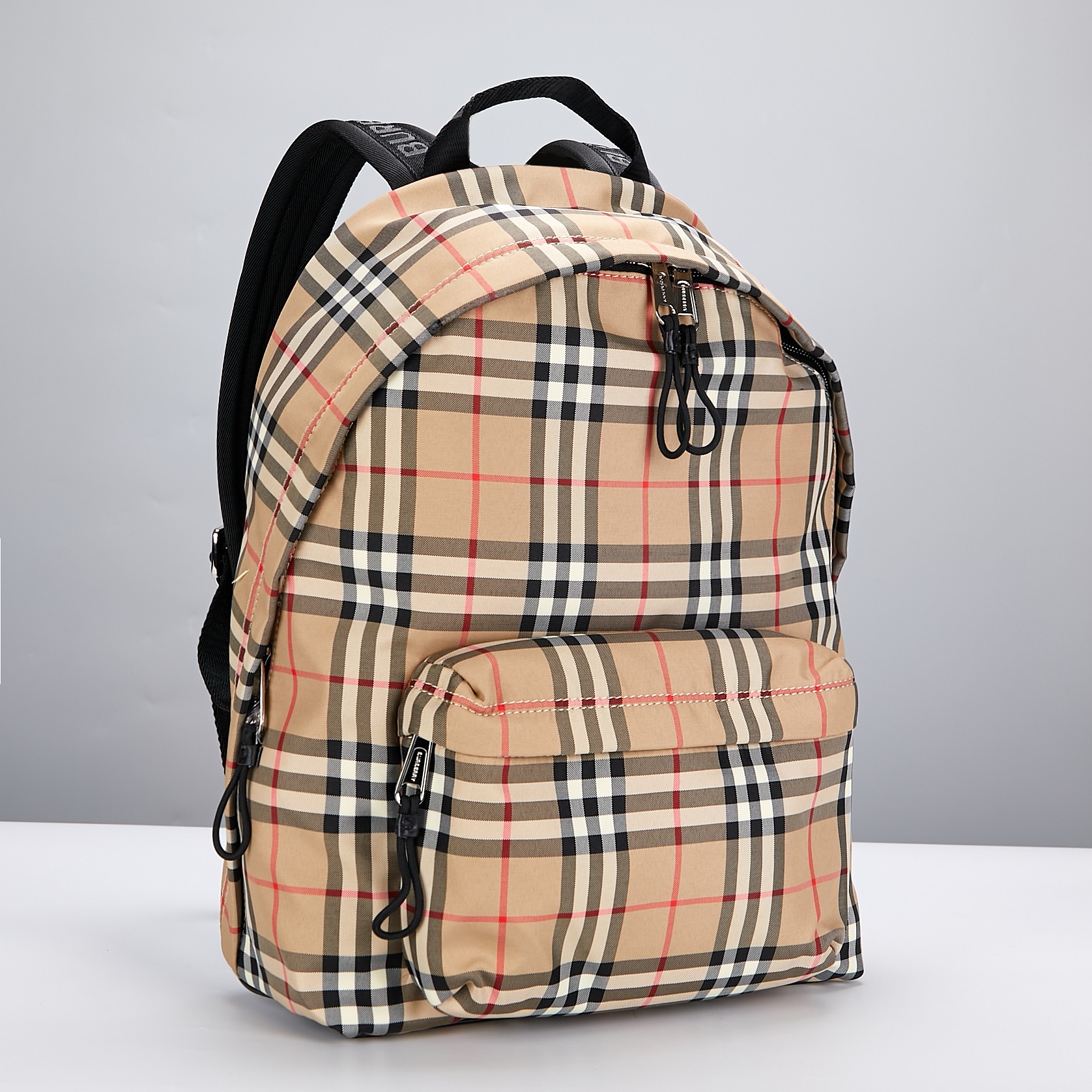 Burberry B家尼龙双肩包 装饰 Vintage