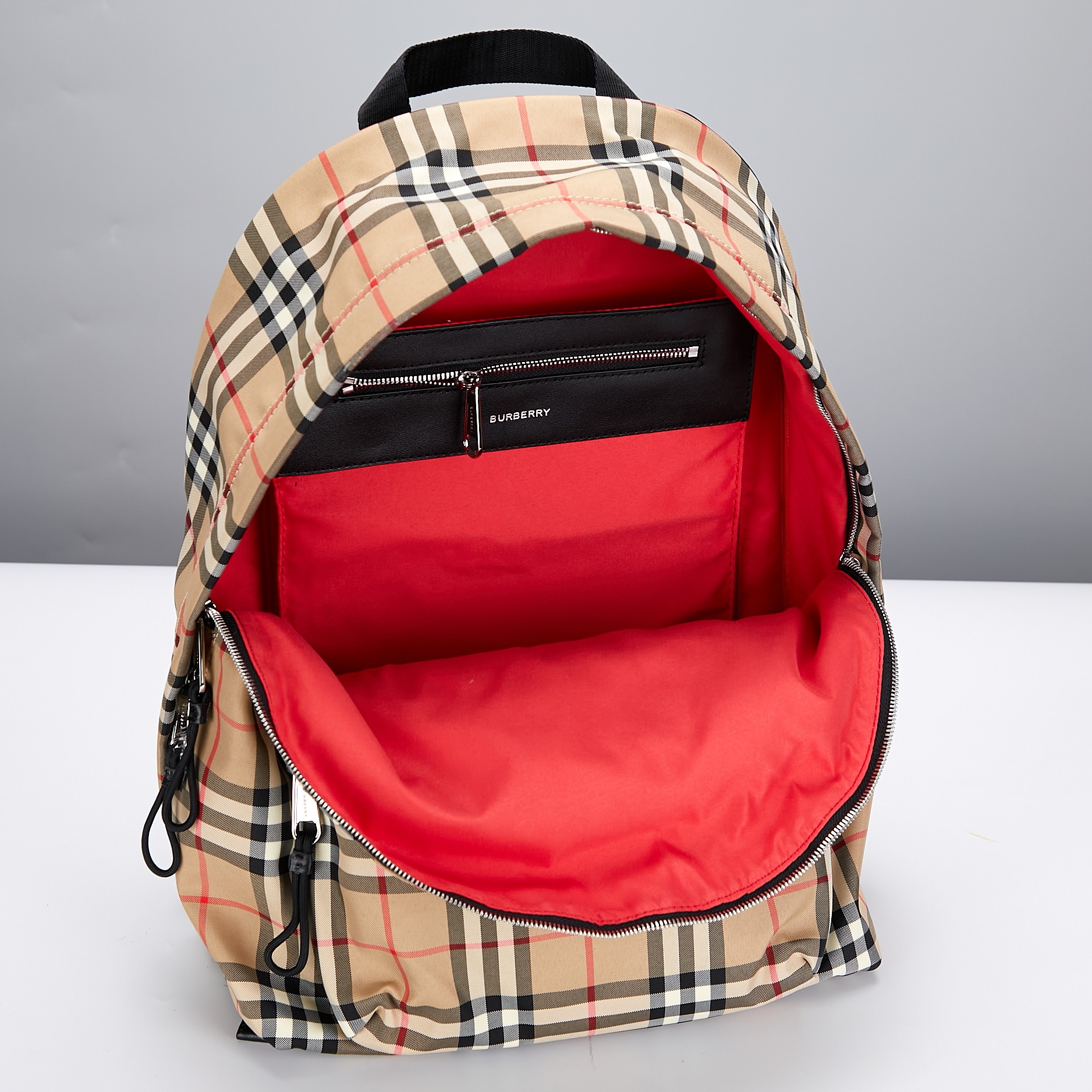 Burberry B家尼龙双肩包 装饰 Vintage