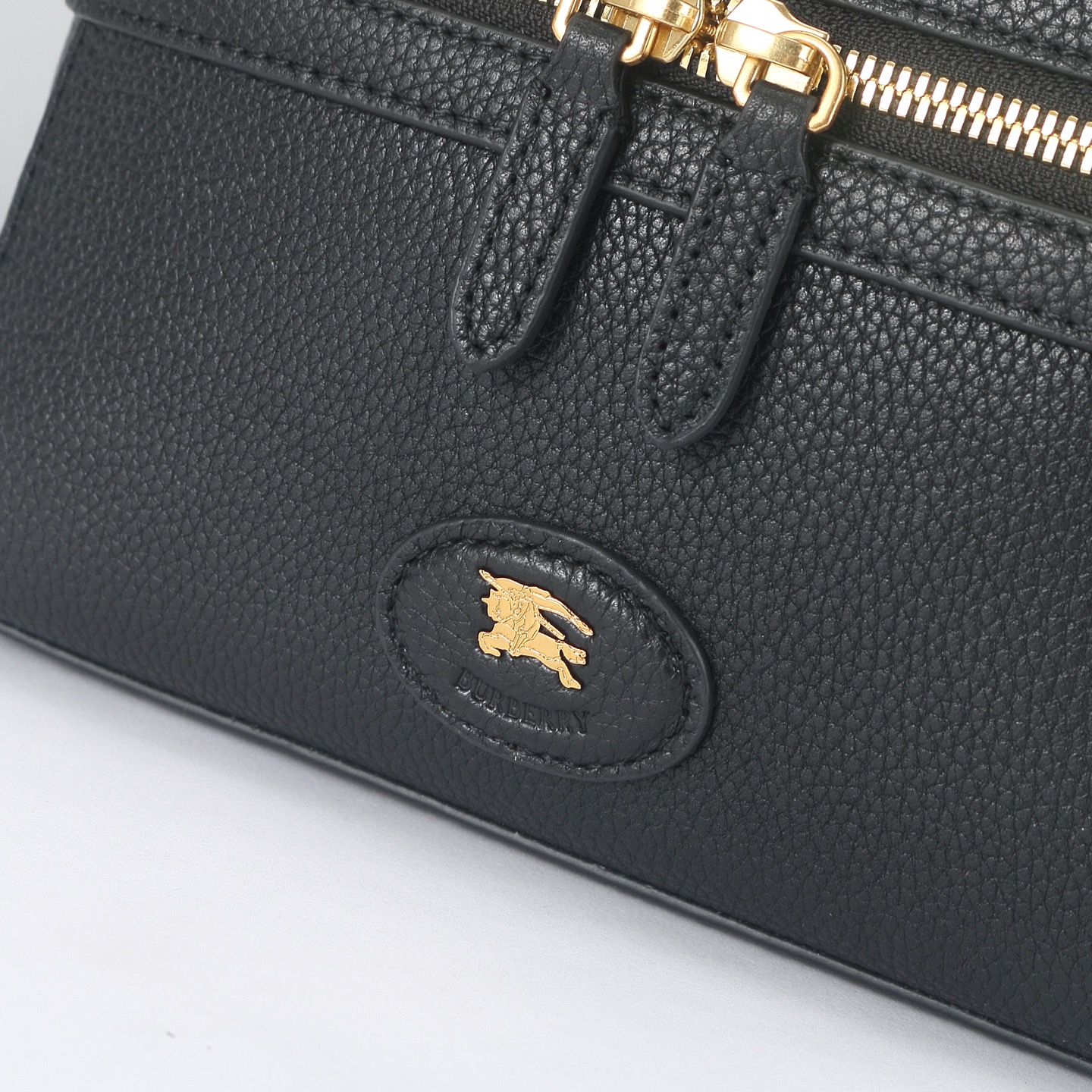 B's Vanity bag is made of cotton blended fabric and crafted in an Italian workshop photo 2