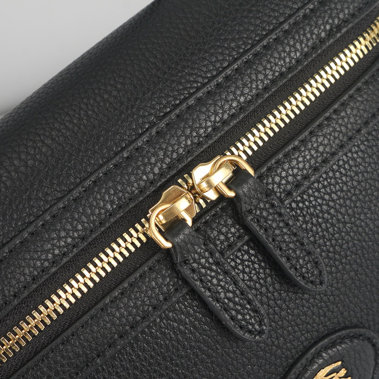 B's Vanity bag is made of cotton blended fabric and crafted in an Italian workshop photo 3