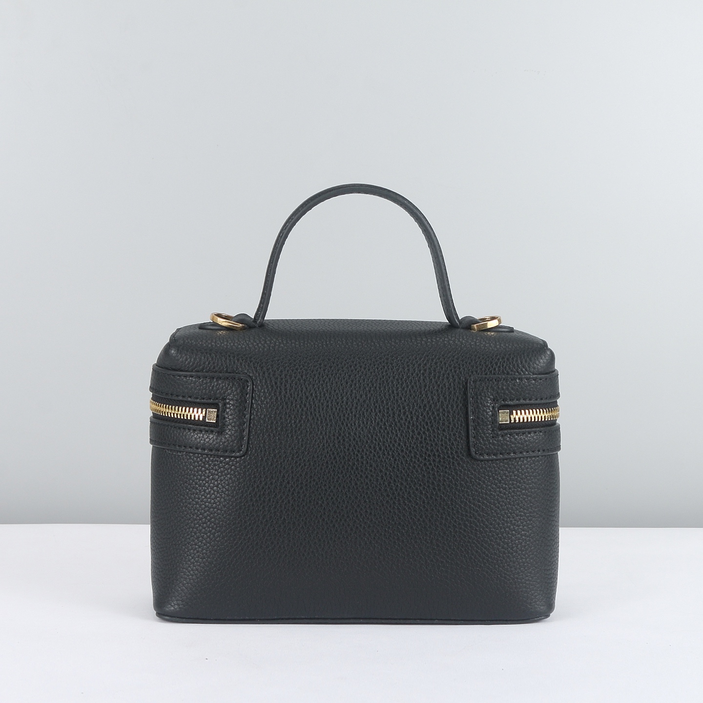 B's Vanity bag is made of cotton blended fabric and crafted in an Italian workshop photo 9
