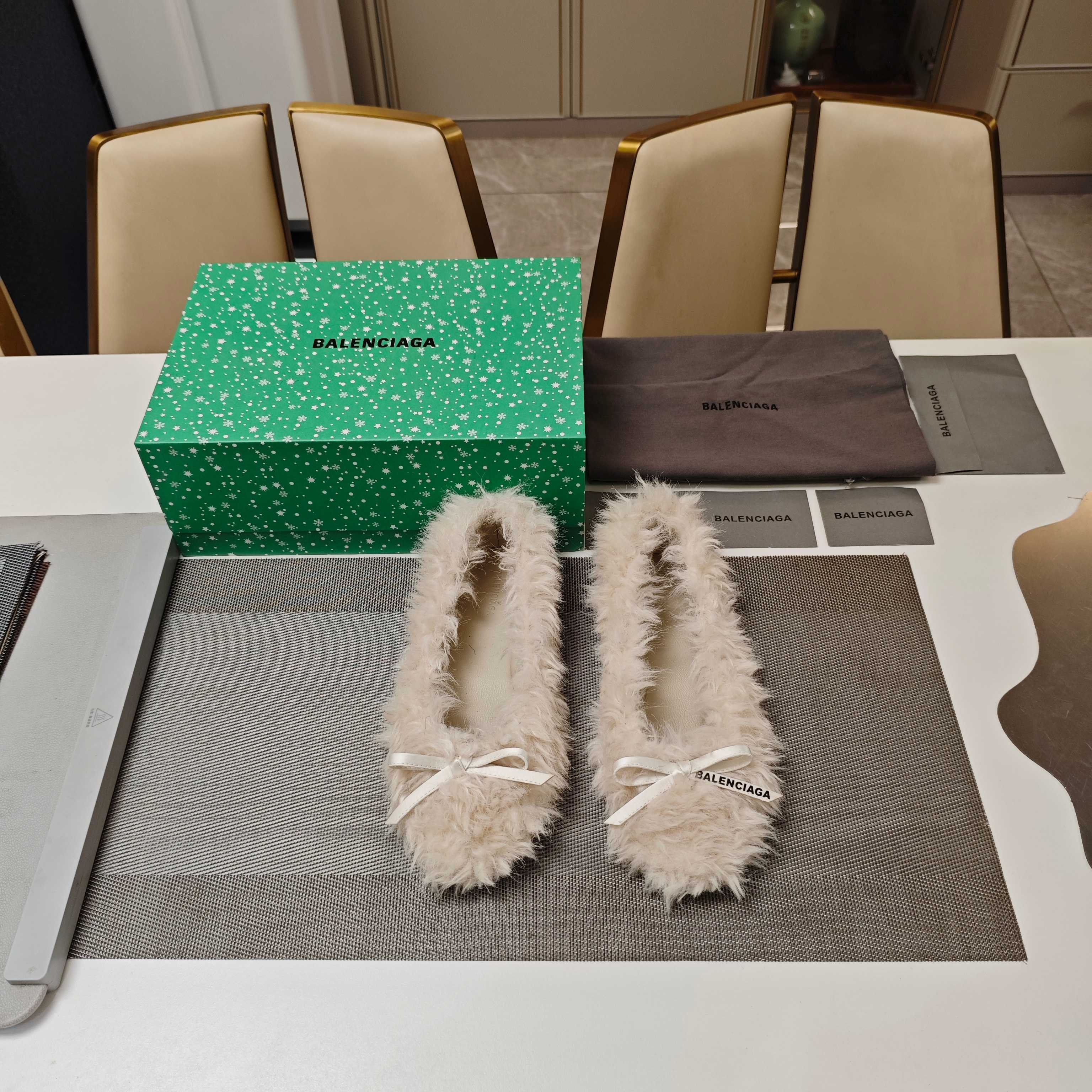 Balenciaga Women's Wool Slippers with Bow Detail - Comfortable & Stylish 2 a1751161601728 1620