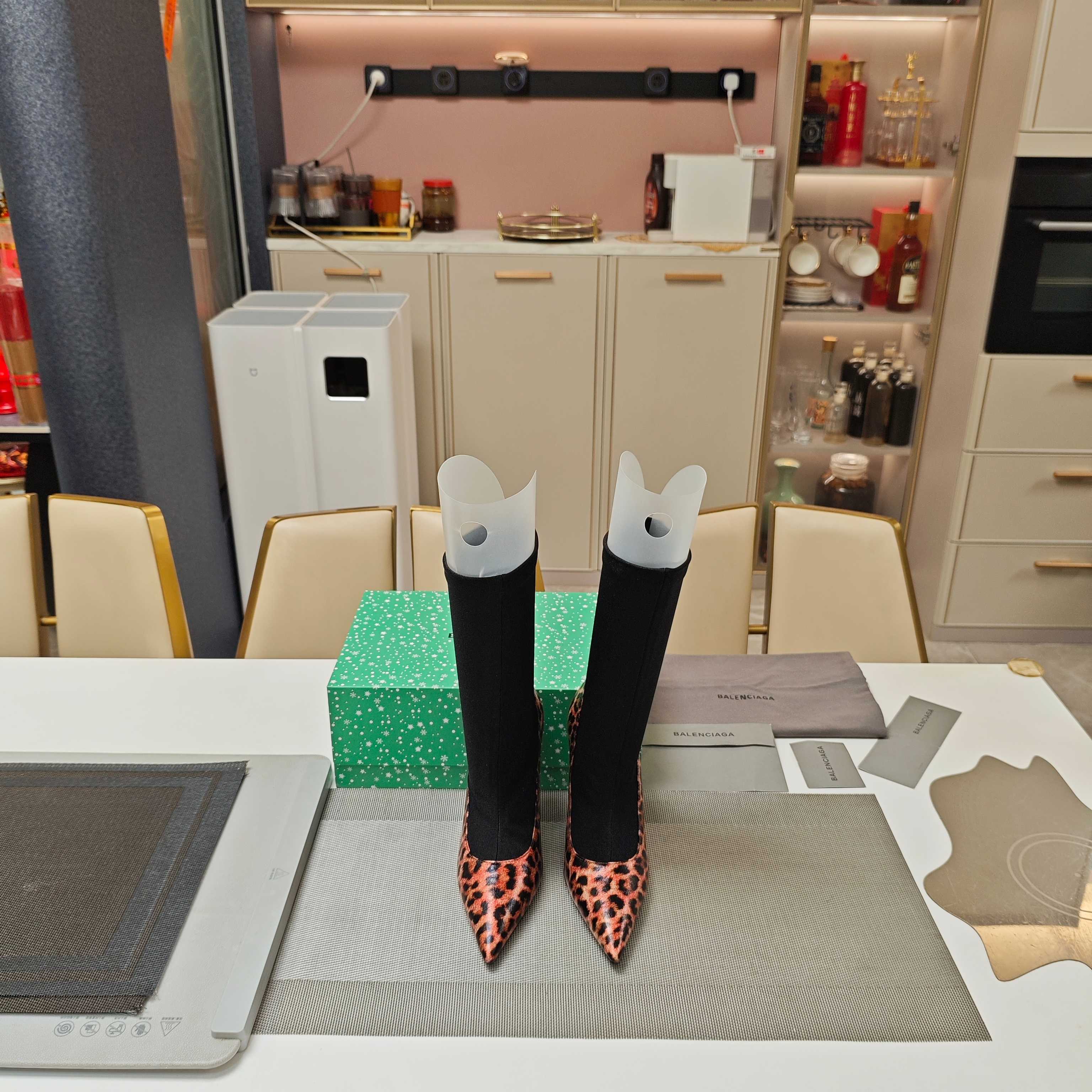 Bottines Chaussettes à Talons Aiguilles Imprimé Léopard Balenciaga Automne/Hiver 2025