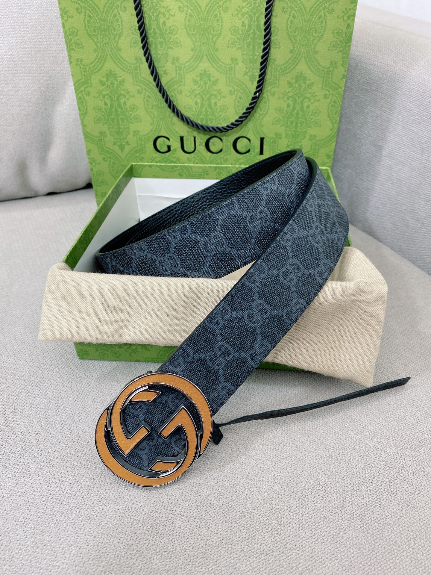 Gucci 代购级 古奇Gucci 男士腰带 2025早春系列透过现代视角焕新诠释品牌 元素