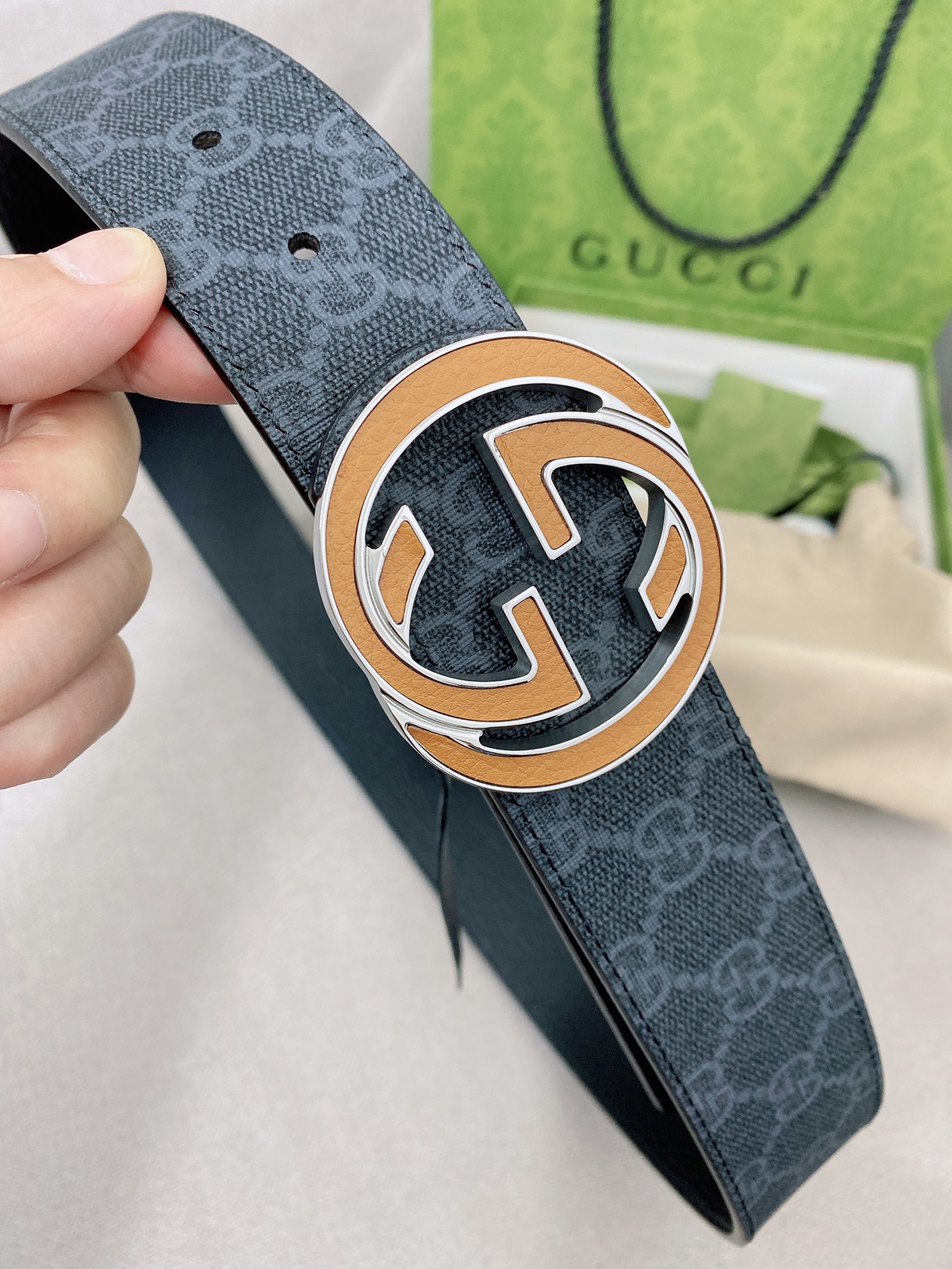Gucci 代购级 古奇Gucci 男士腰带 2025早春系列透过现代视角焕新诠释品牌 元素