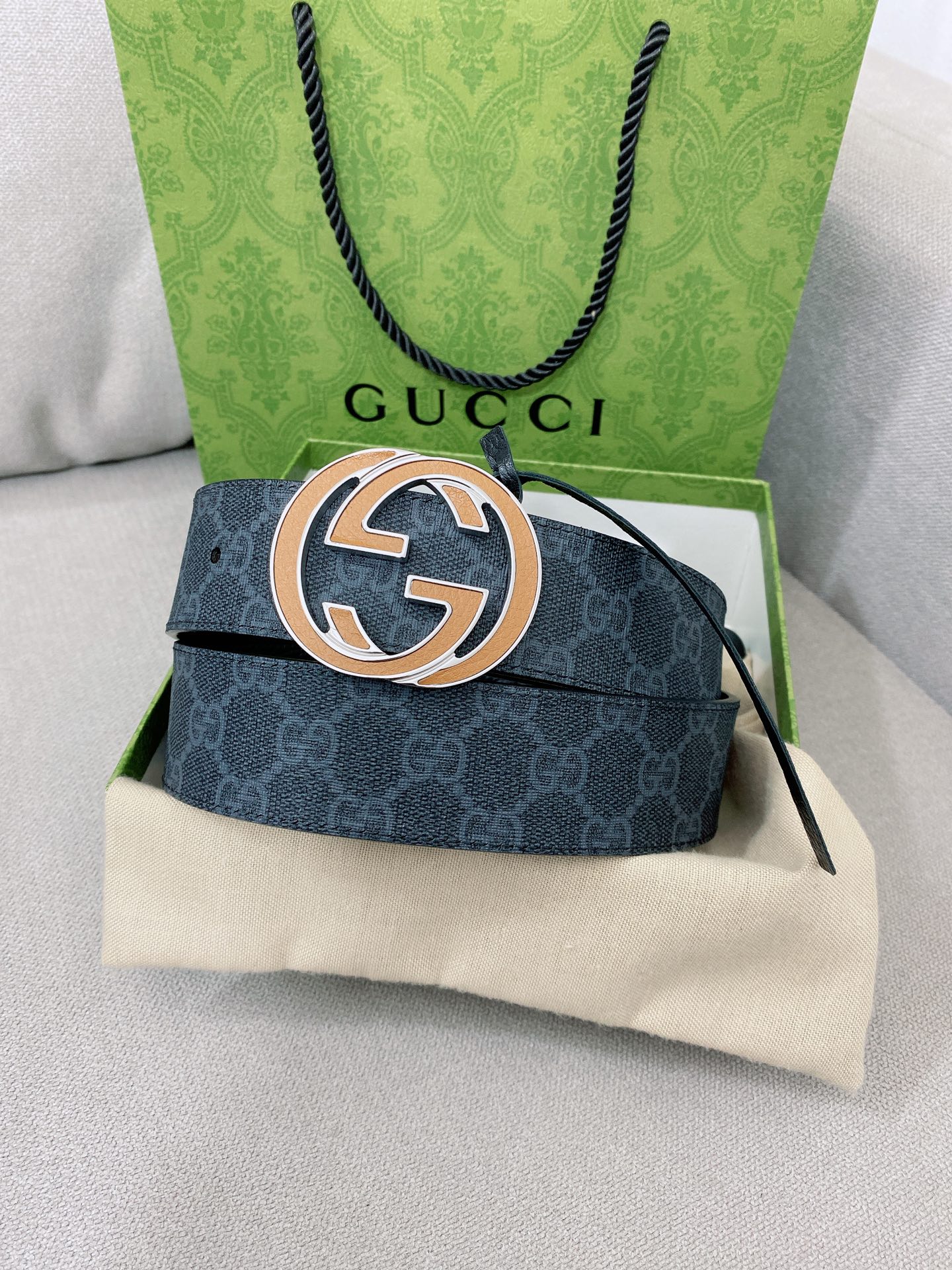 Gucci 代购级 古奇Gucci 男士腰带 2025早春系列透过现代视角焕新诠释品牌 元素