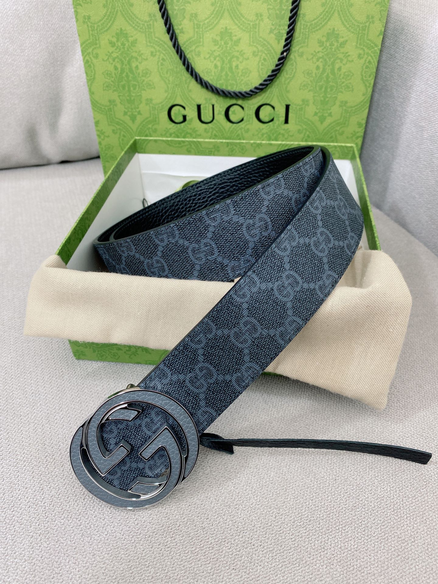 Gucci 代购级 古奇Gucci 男士腰带 2025早春系列透过现代视角焕新诠释品牌 元素