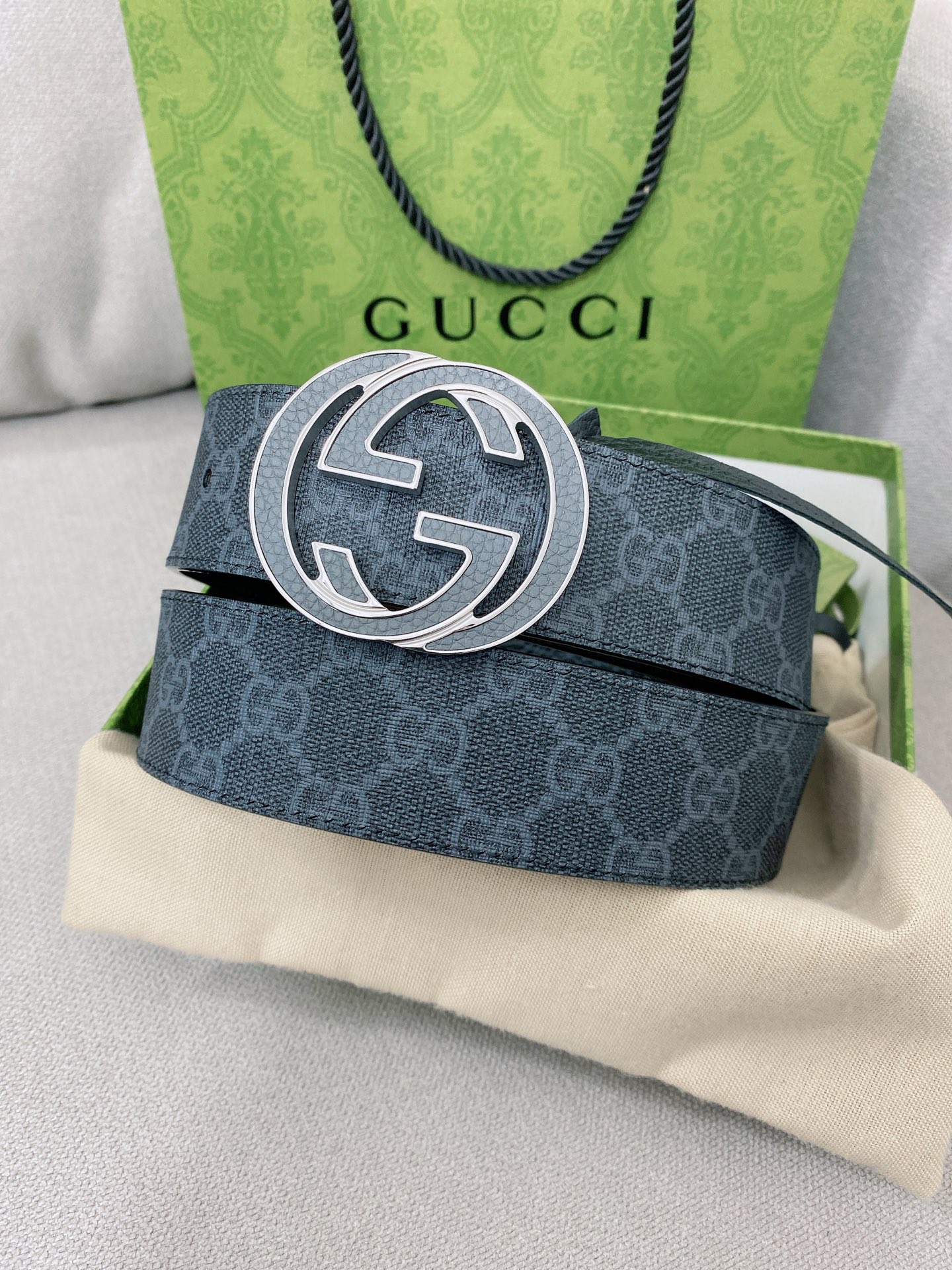 Gucci 代购级 古奇Gucci 男士腰带 2025早春系列透过现代视角焕新诠释品牌 元素