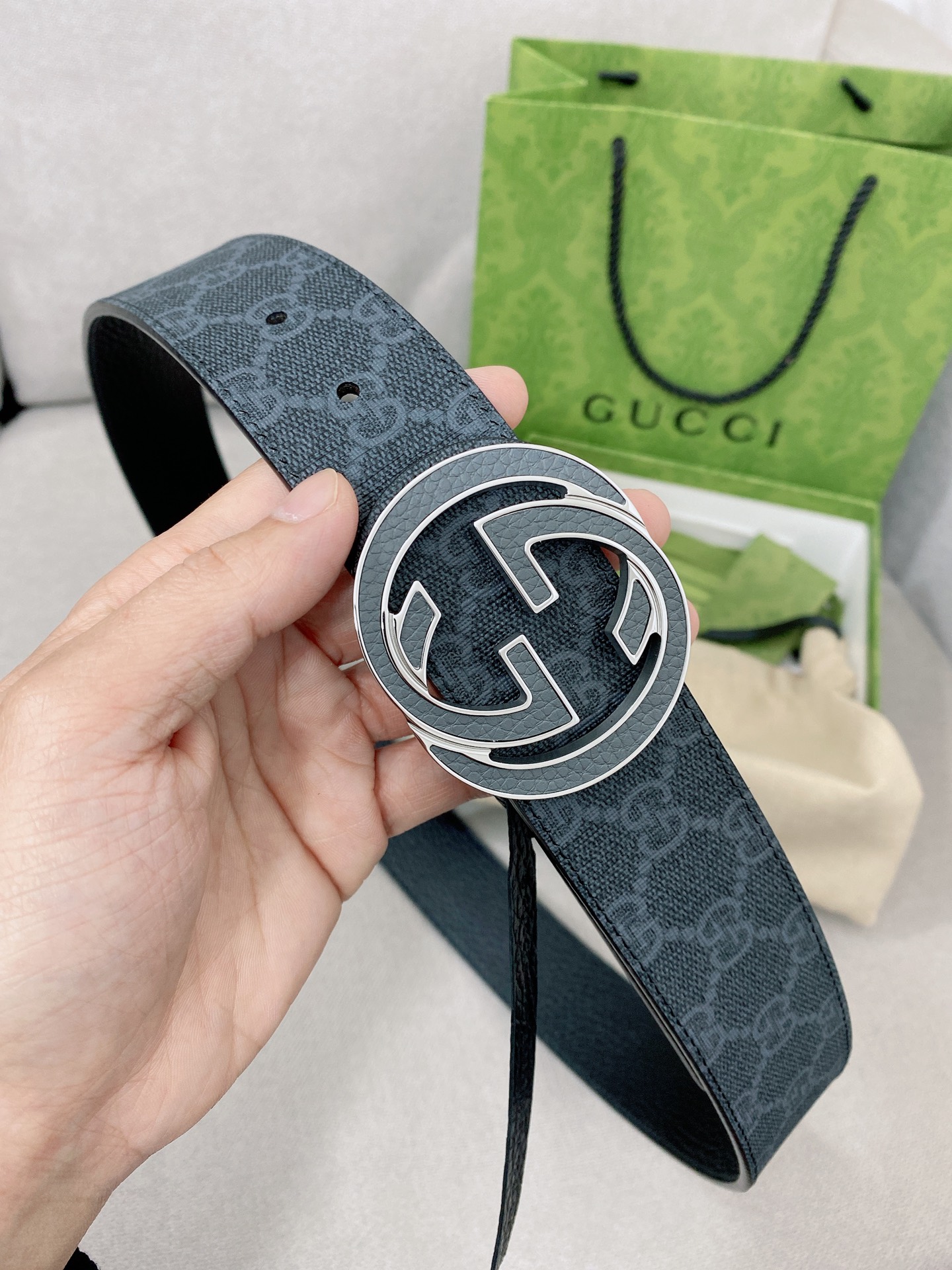 Gucci 代购级 古奇Gucci 男士腰带 2025早春系列透过现代视角焕新诠释品牌 元素