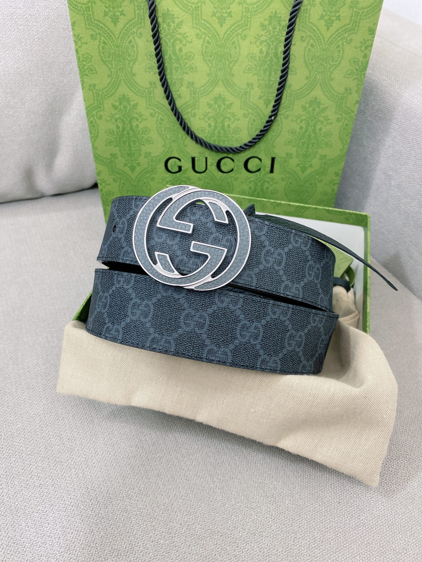 Gucci 代购级 古奇Gucci 男士腰带 2025早春系列透过现代视角焕新诠释品牌 元素