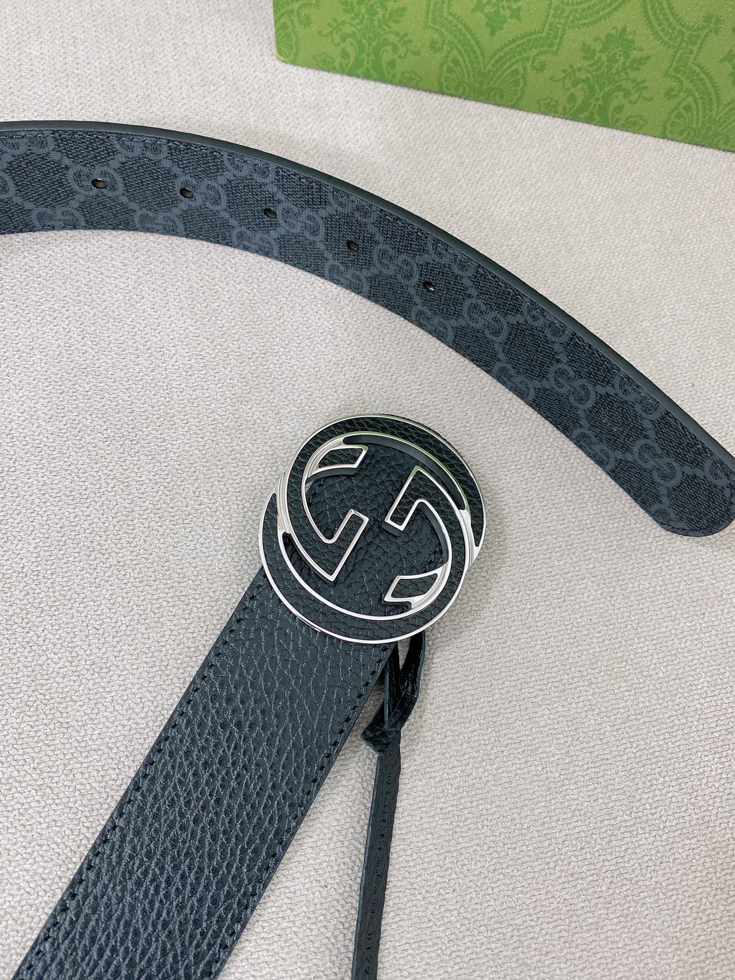 Gucci 代购级 古奇Gucci 男士腰带 2025早春系列透过现代视角焕新诠释品牌 元素