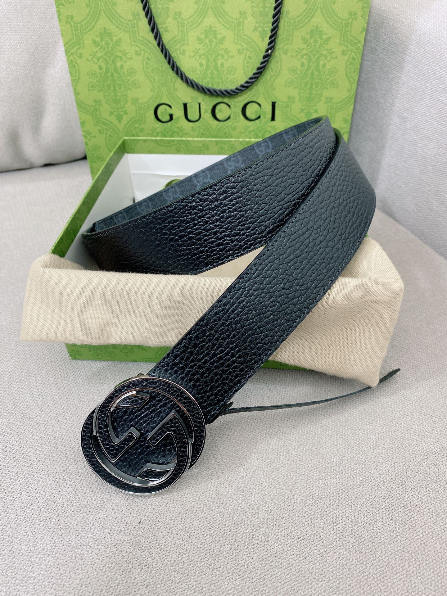 Gucci 代购级 古奇Gucci 男士腰带 2025早春系列透过现代视角焕新诠释品牌 元素