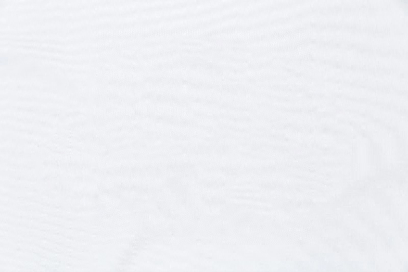🛒购物价：68💰[原标包装吊牌采用纯棉200克.印花版本]2-3天左右物流不接急单.Dior/迪奥
花卉字母logo印花百搭简约短袖T恤男女同款
定制200克同缸染面料  手感非常舒服  
春夏最新砖柜同步 OS落肩版型 时尚又个性  超级百搭好看的一款                
男女都非常合适  人手必备款 
吊牌 领标 水洗麦 三标齐全
颜色:黑色 白色
尺码:M-5XL