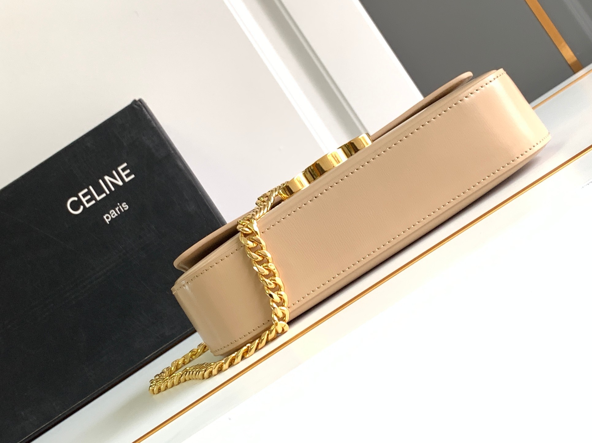 CELIN_E23S新品小号亮泽牛皮革链条包新的金属链条腋下包也很绝搭配标志性复古凯旋门锁扣贵气十足精致
