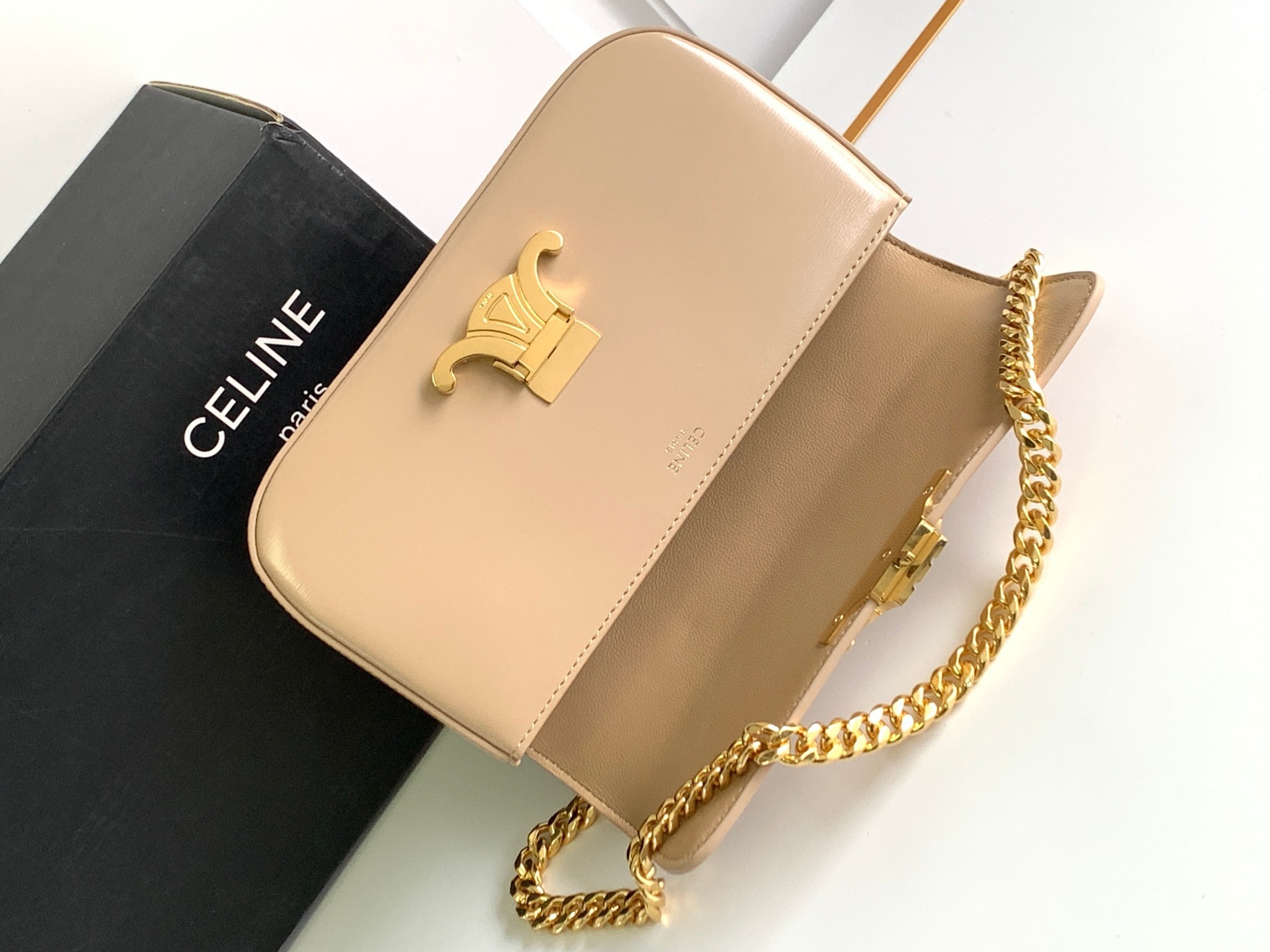 CELIN_E23S新品小号亮泽牛皮革链条包新的金属链条腋下包也很绝搭配标志性复古凯旋门锁扣贵气十足精致