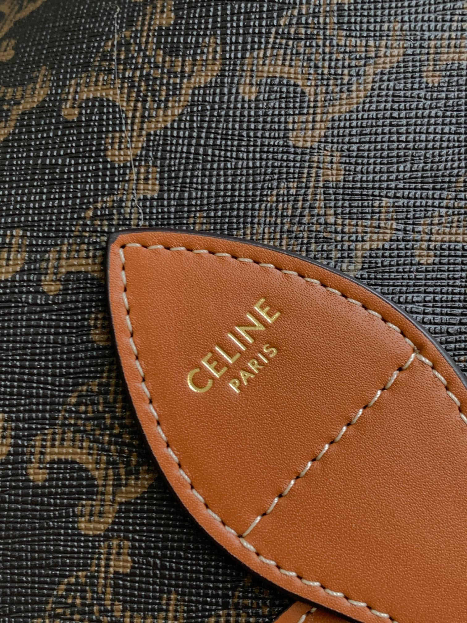 CELINEFOLCO标志印花牛皮革中号背包大书包来啦新品中号书包随心百搭又耐造整个包型还是延续了小号在