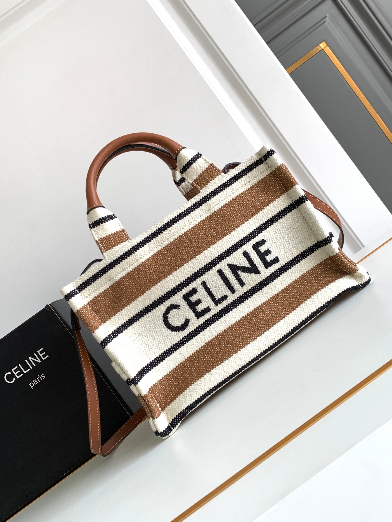 Celine Sacs Cabas Le Brun Blanc épissure Cuir de vache Tissu Série d’été