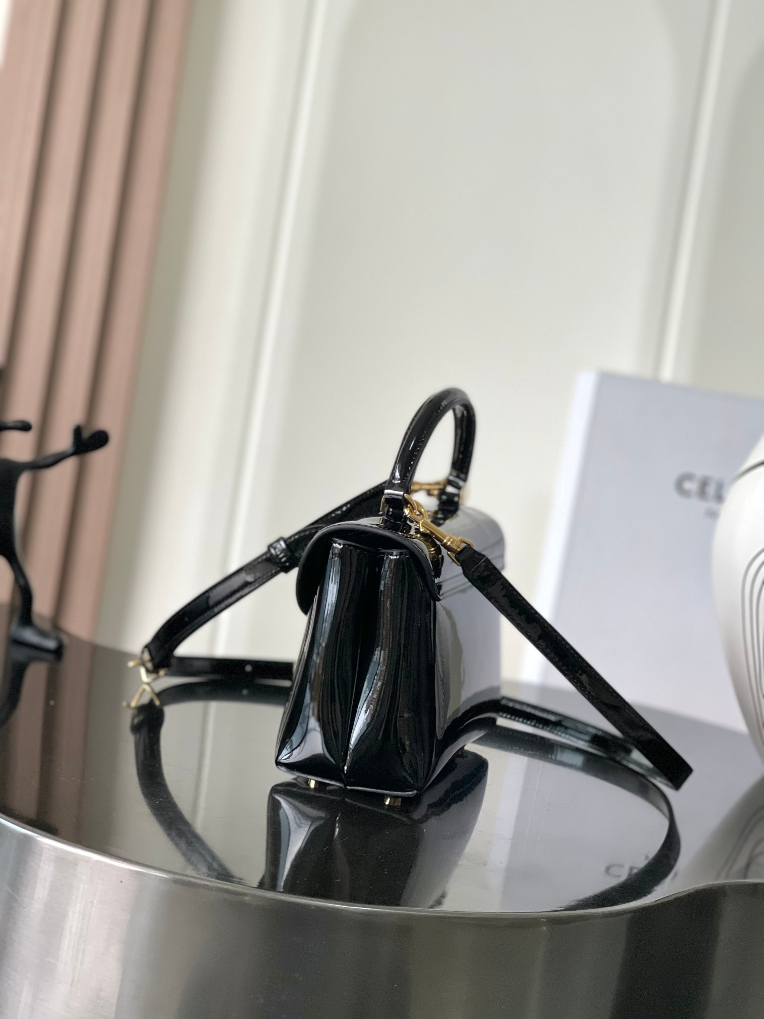 Celine Teen Nino Black Patent Leather Handbag with Triomphe Closure 3 a1745750344048 3206