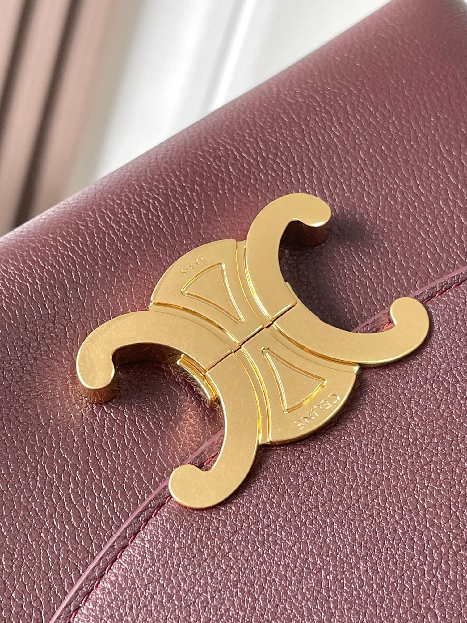 Celine Teen Nino Handbag: Elegant Burgundy Leather with Triomphe Clasp 7 a1758111131902 1180