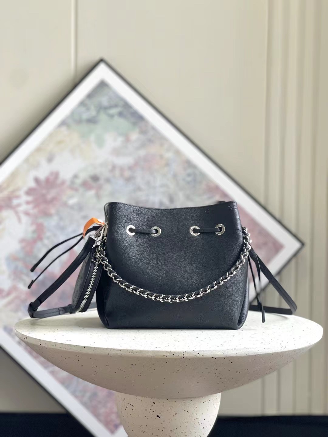 ✨✨Top original [exclusive background] M57070 black 57201 apricot 57068 pink Muria bucket bag made of perforated calfski…