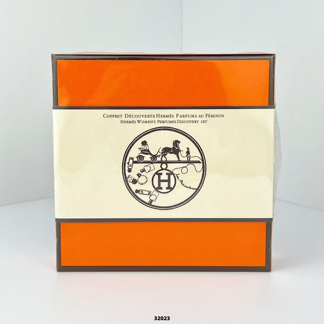 ¡55! (Set de muestras de perfume clásico Hermès de 4 piezas) Código 32023. ¡Este set es realmente hermoso! Las versione…