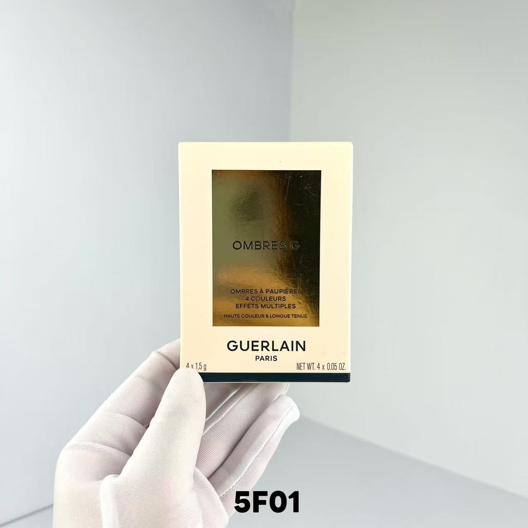 52! (nota en pedido: paleta de sombras de 4 colores Guerlain + tono) ✍️Paleta de sombras de ojos de cuatro colores dora…