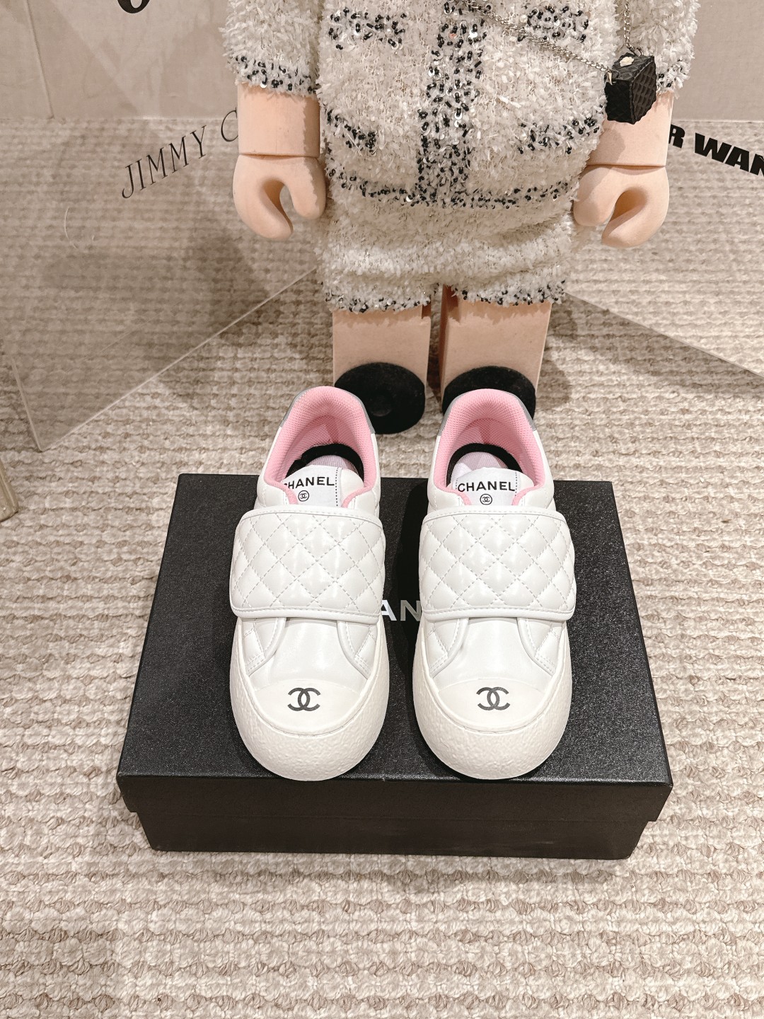 NO:234585,Chanel bread shoes ~ Original calfskin panda shoes Chanel Chanel 25C latest hits Panda black and white sneakers casual board shoes Xiaoxiang hot items Classic black and white Panda color matching coco girls necessary to buy Fabric: Original custom mixed-bred sheepskin Inner: Original imported breathable net Outsole: Original open mold rubber   TPU combination Size: Women's 35-40, casual shoes/sports shoes, chanel, chanel, sneakers, cowhide, sheepskin19860909香奈儿面包鞋～原版小牛皮熊猫鞋 Chanel 香奈儿 25C 最新爆款 熊猫 黑白 运动鞋 休闲板鞋 小香 爆款单品 经典黑白 熊猫配色 coco女孩必要入款 面料: 原版定制混种羊皮 内里: 原版进口透气网里 大底: 原版开模橡胶 TPU组合 Size: 女款35-40,休闲鞋/运动鞋,chanel,chanel,sneakers,cowhide,sheepskin,Women's Shoes