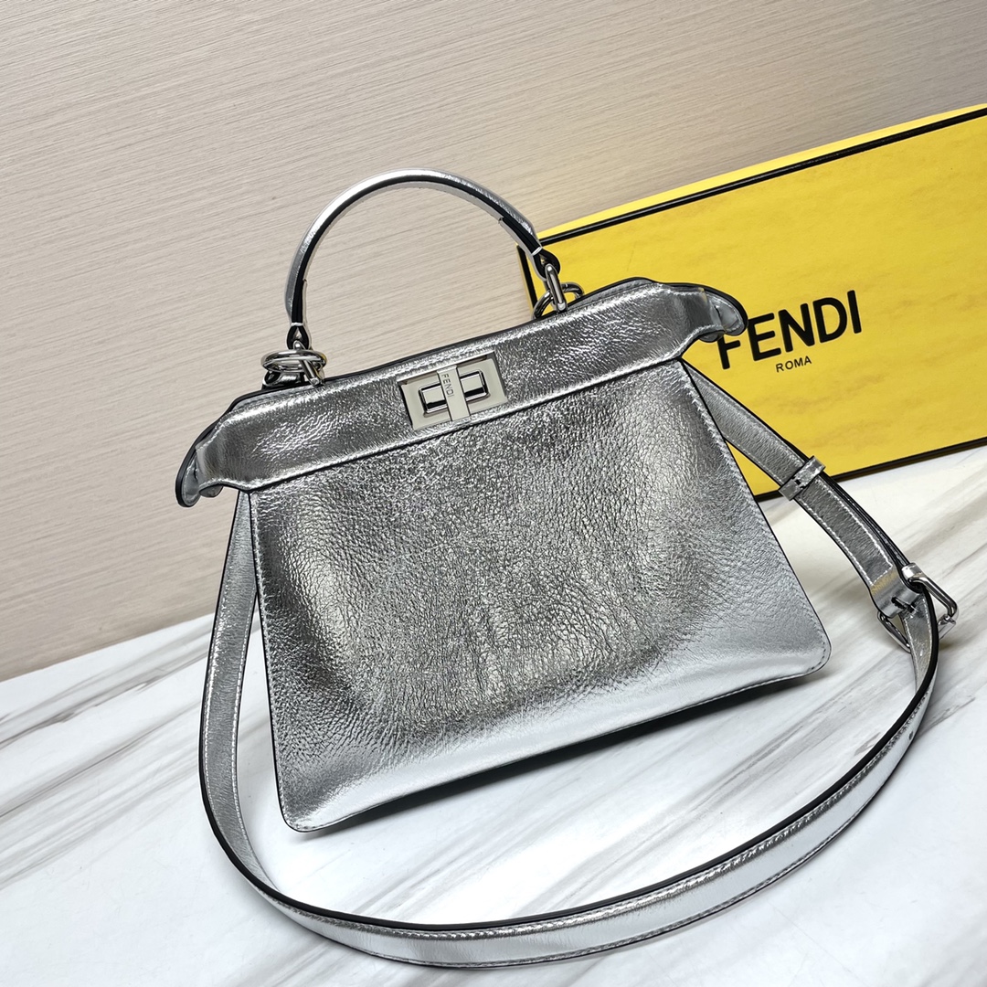 Fendi Duty-free genuine calfskin. [With full counter packaging]