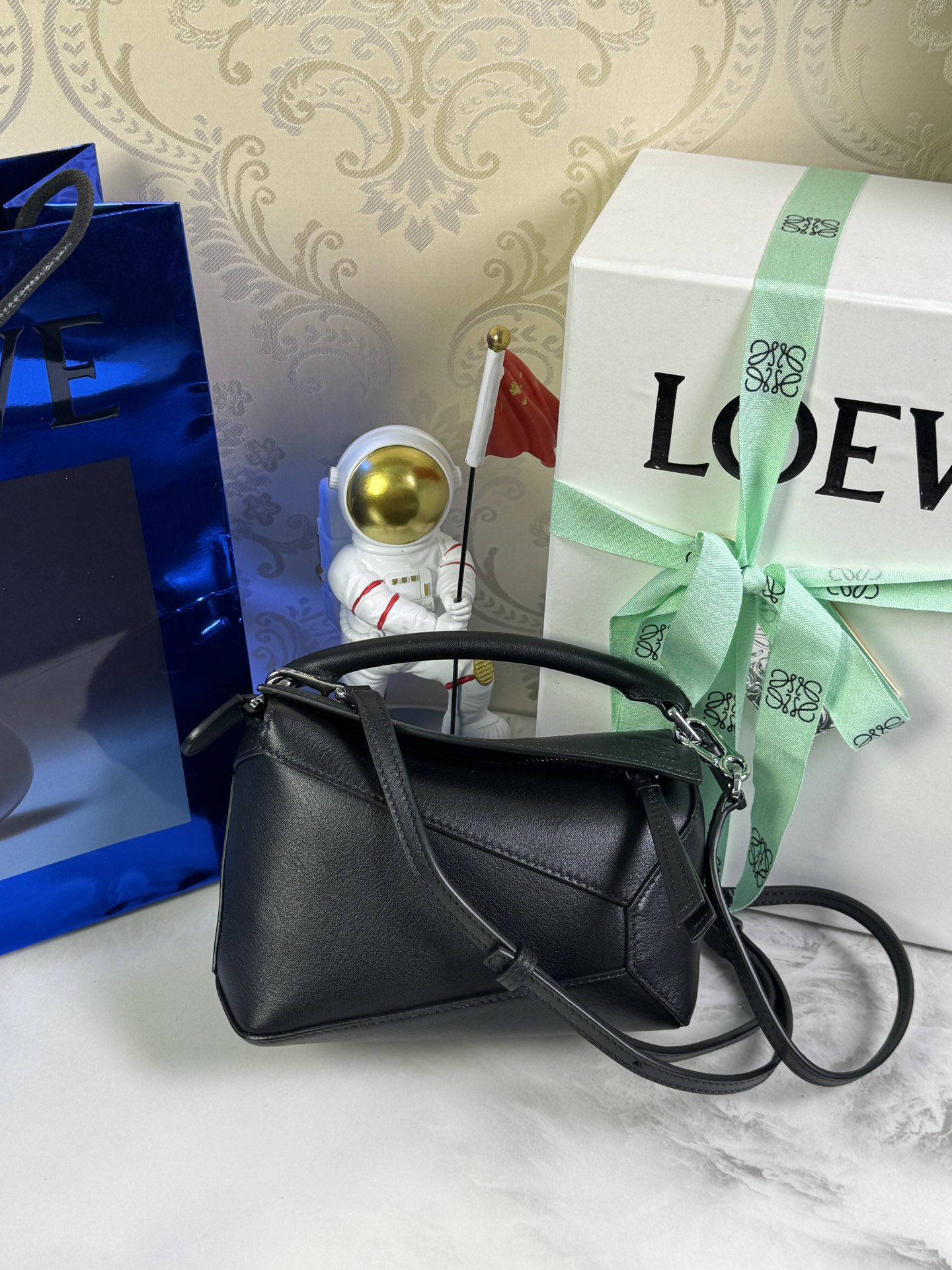 LOEWE New Mini Puzzle Edge 𝟏𝟖-Top Quality