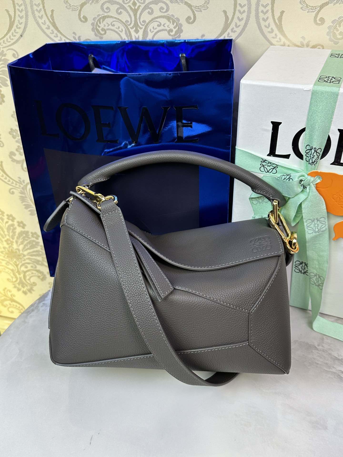 LOEWE 新款小號Puzzle Edge 𝟐𝟒-頂級品質