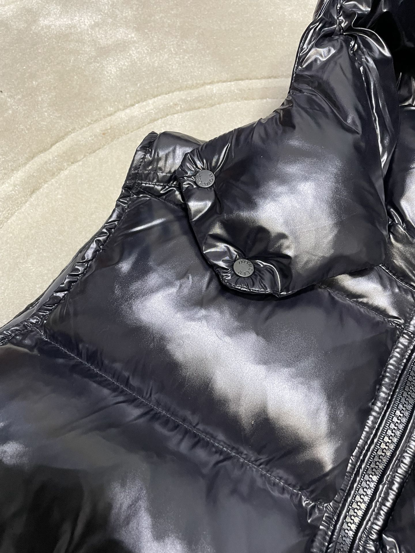 MONCLER 蒙口 情侣款高版本连帽羽绒马甲背心 3