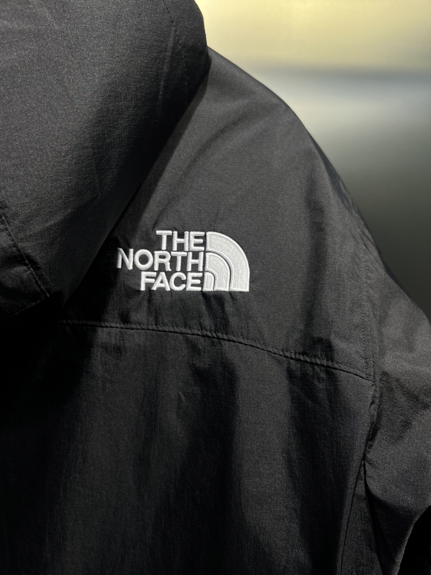 The North Face RETROHIMALAYAN 日版 防水14D尼龙 连帽羽绒服 登山系