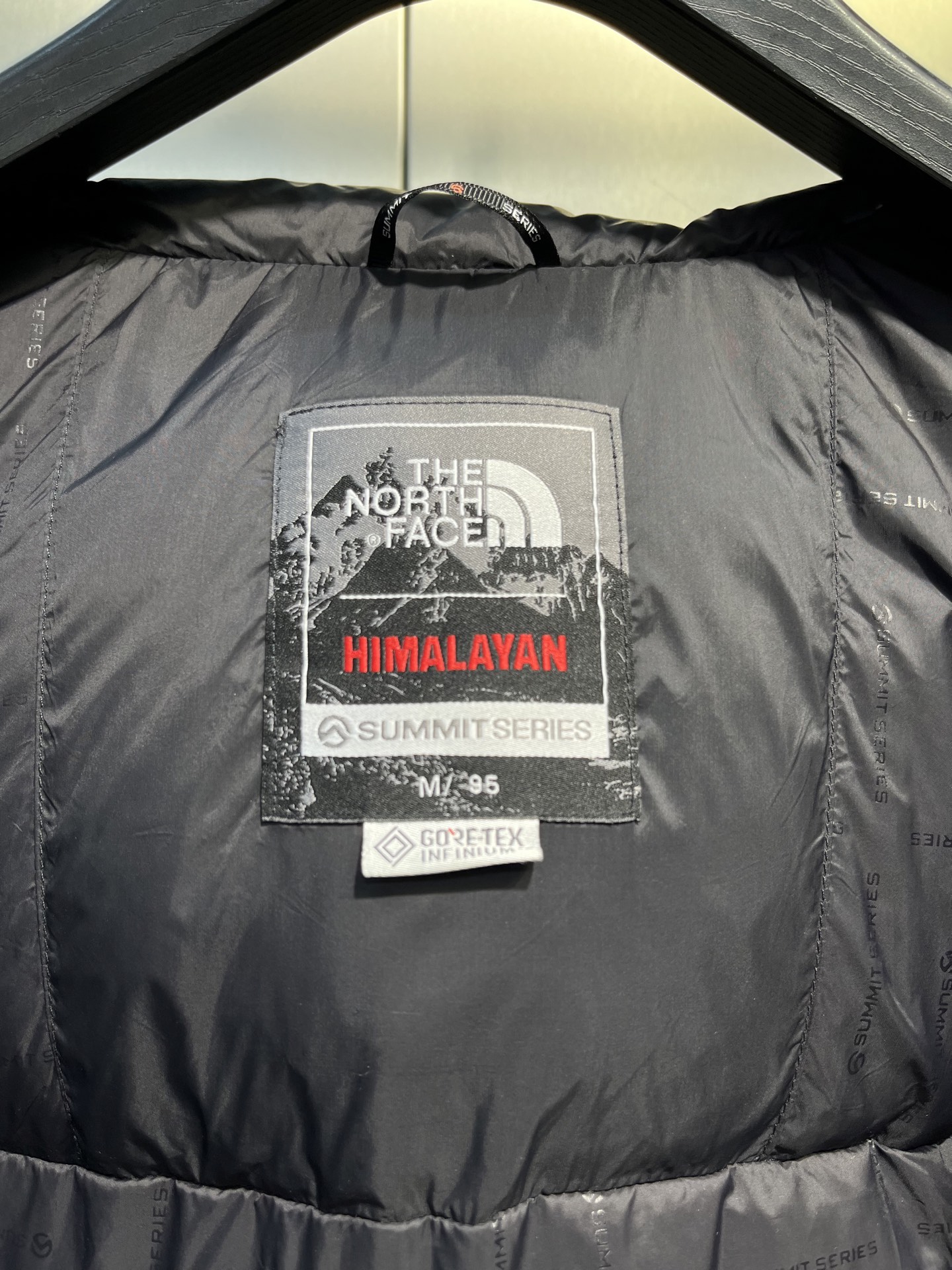 The North Face RETROHIMALAYAN 日版 防水14D尼龙 连帽羽绒服 登山系