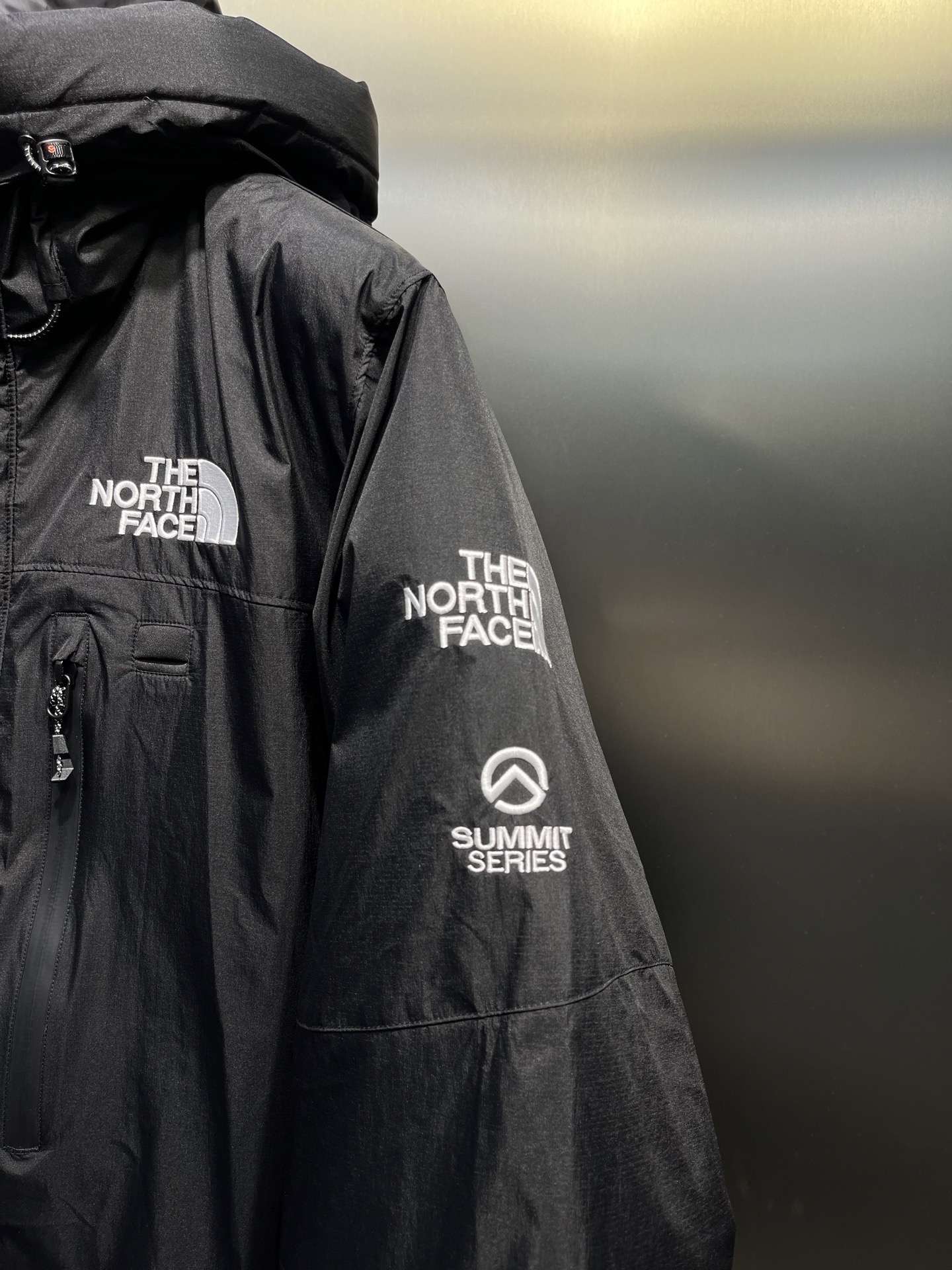 The North Face RETROHIMALAYAN 日版 防水14D尼龙 连帽羽绒服 登山系