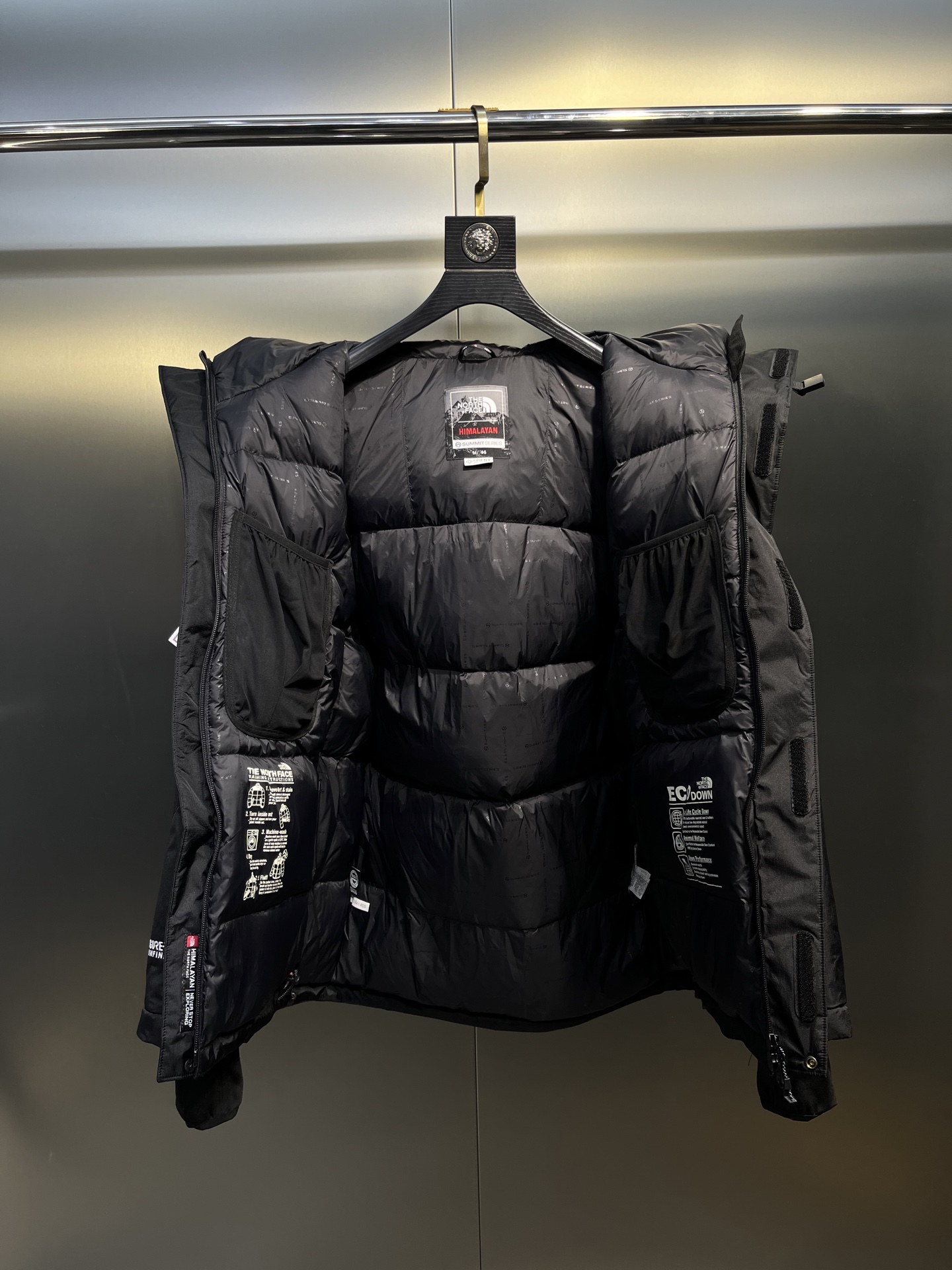 The North Face RETROHIMALAYAN 日版 防水14D尼龙 连帽羽绒服 登山系