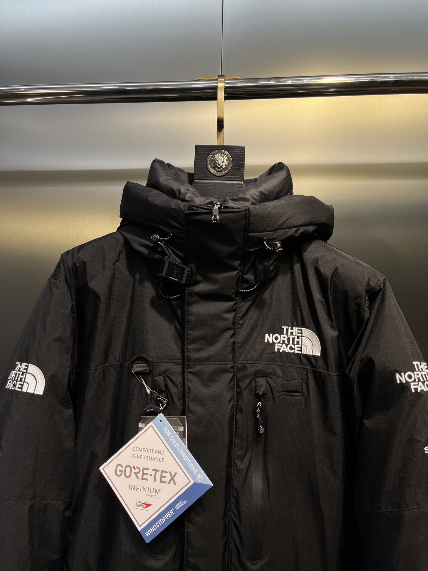 The North Face RETROHIMALAYAN 日版 防水14D尼龙 连帽羽绒服 登山系