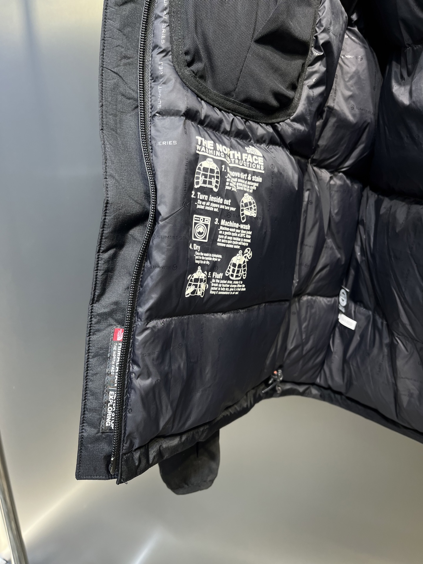 The North Face RETROHIMALAYAN 日版 防水14D尼龙 连帽羽绒服 登山系