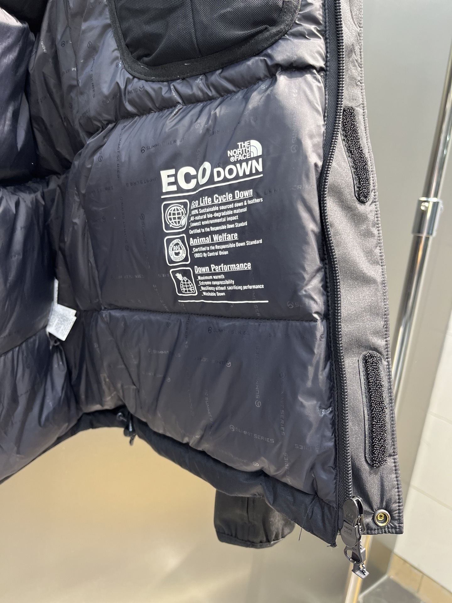 The North Face RETROHIMALAYAN 日版 防水14D尼龙 连帽羽绒服 登山系